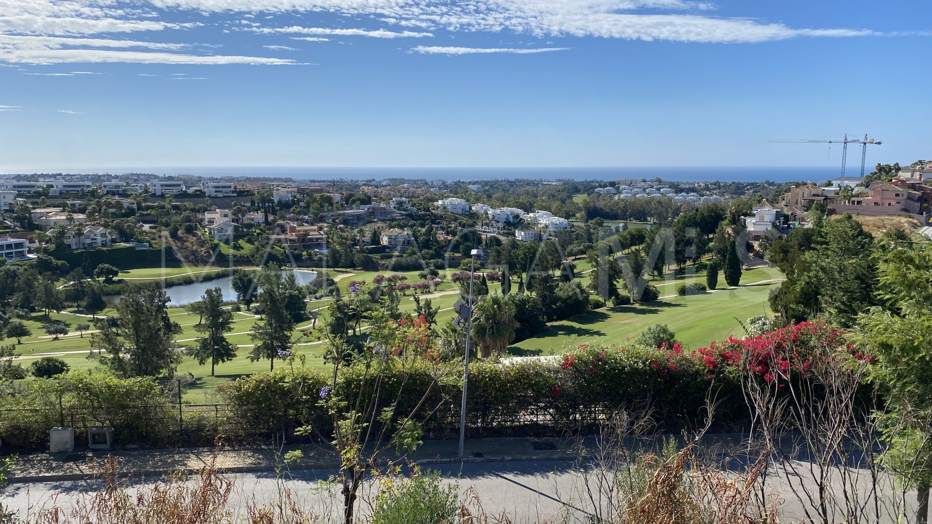 Buy parcela in Benahavis