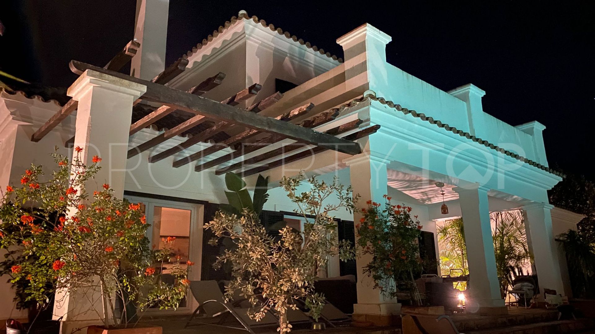 Buy Sotogrande Alto villa with 4 bedrooms