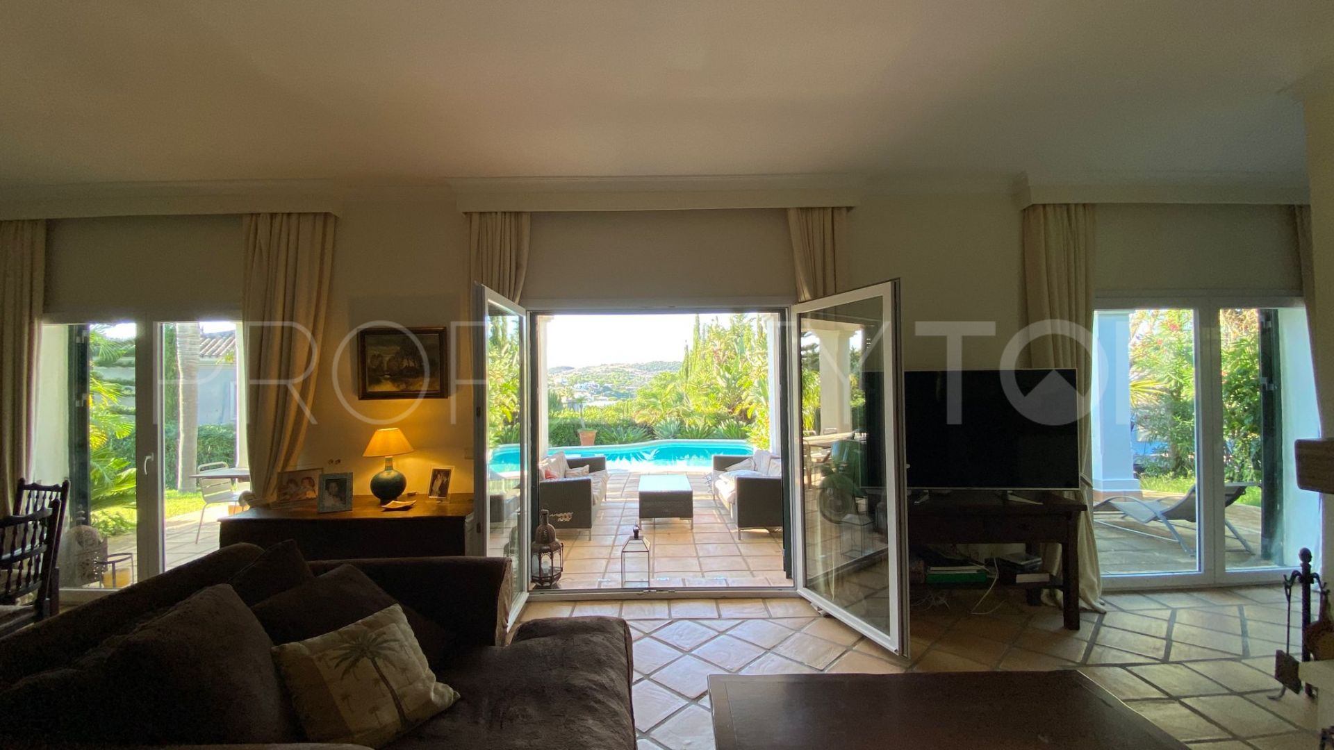 Buy Sotogrande Alto villa with 4 bedrooms