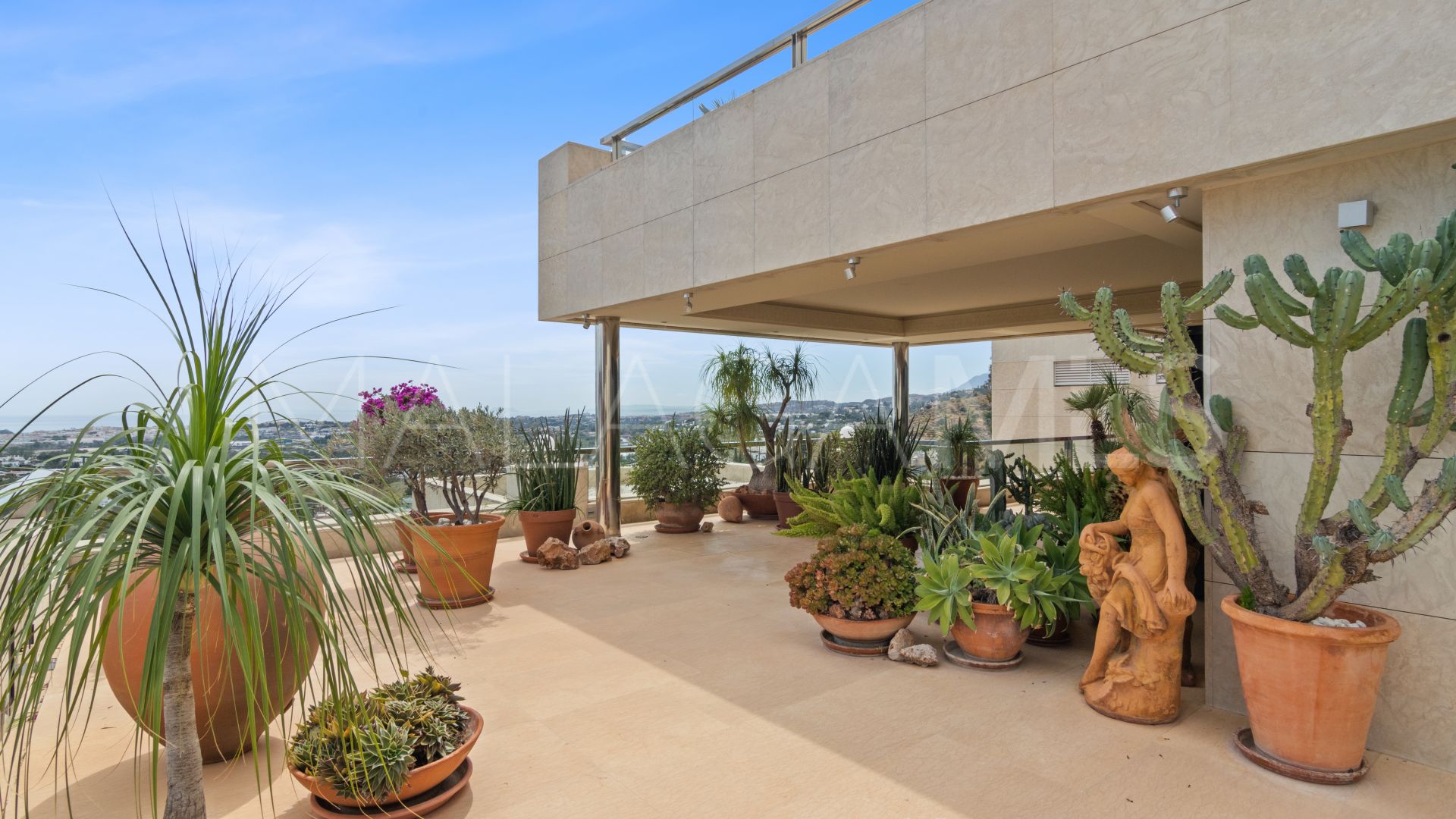 Duplex penthouse for sale in Los Arrayanes