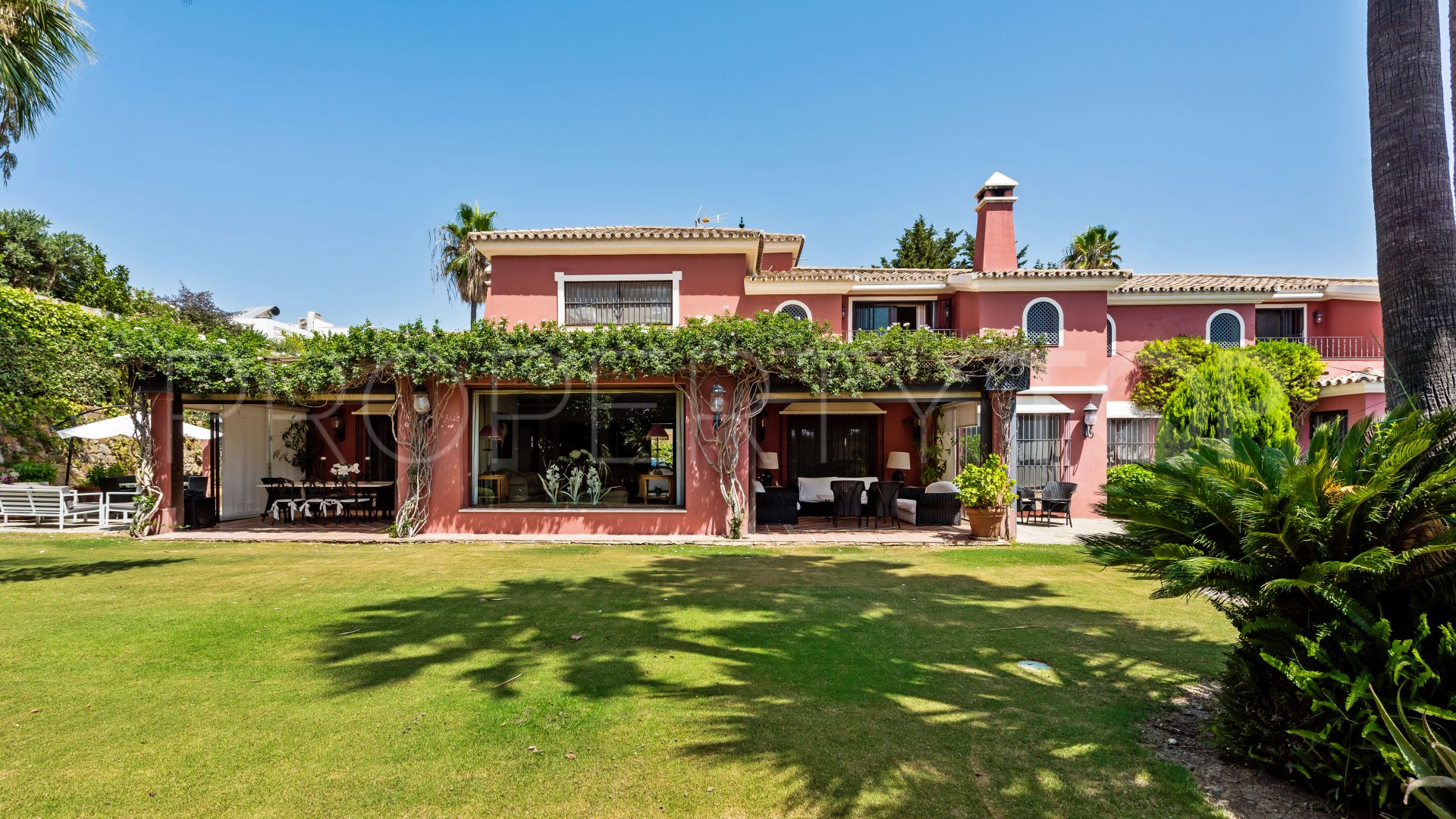 Villa en venta en Nueva Andalucia