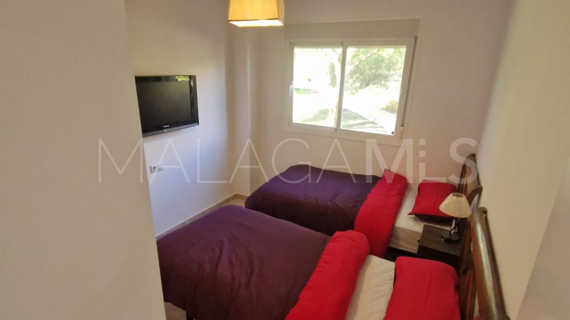 Se vende apartamento in Casares del Sol with 3 bedrooms