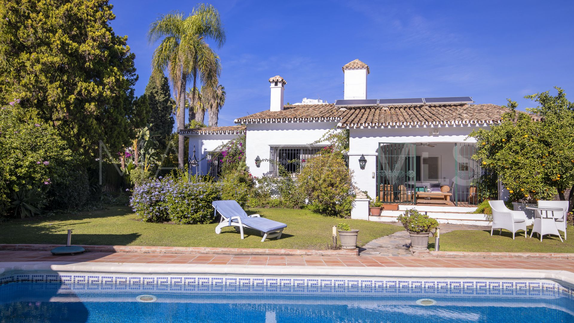 Villa for sale in Guadalmina Alta