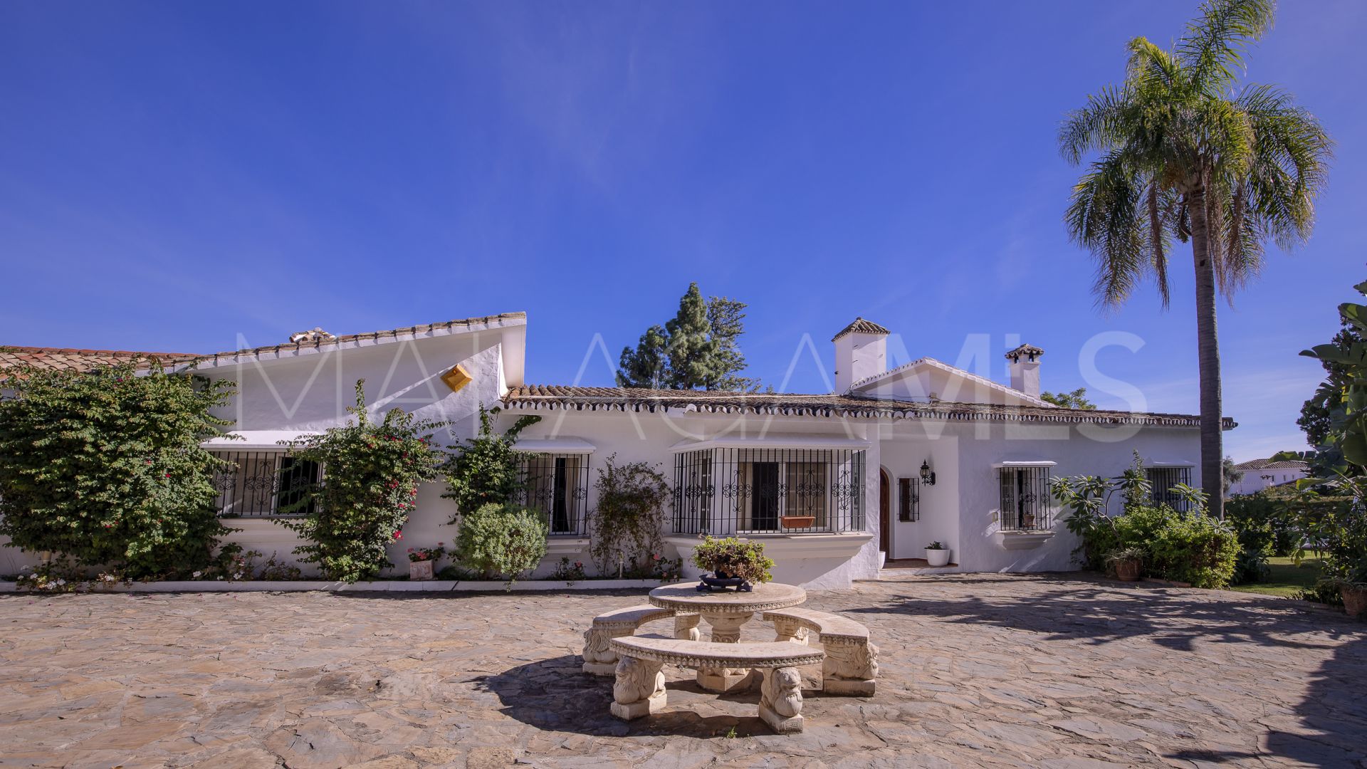 Villa for sale in Guadalmina Alta