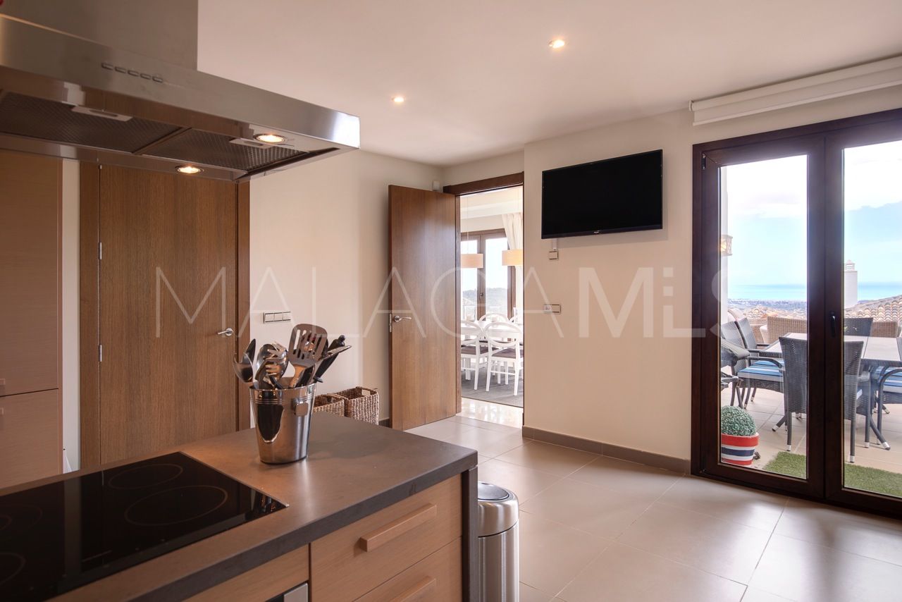 Villa for sale in Benahavis