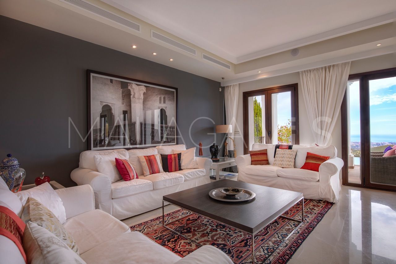Villa for sale in Benahavis
