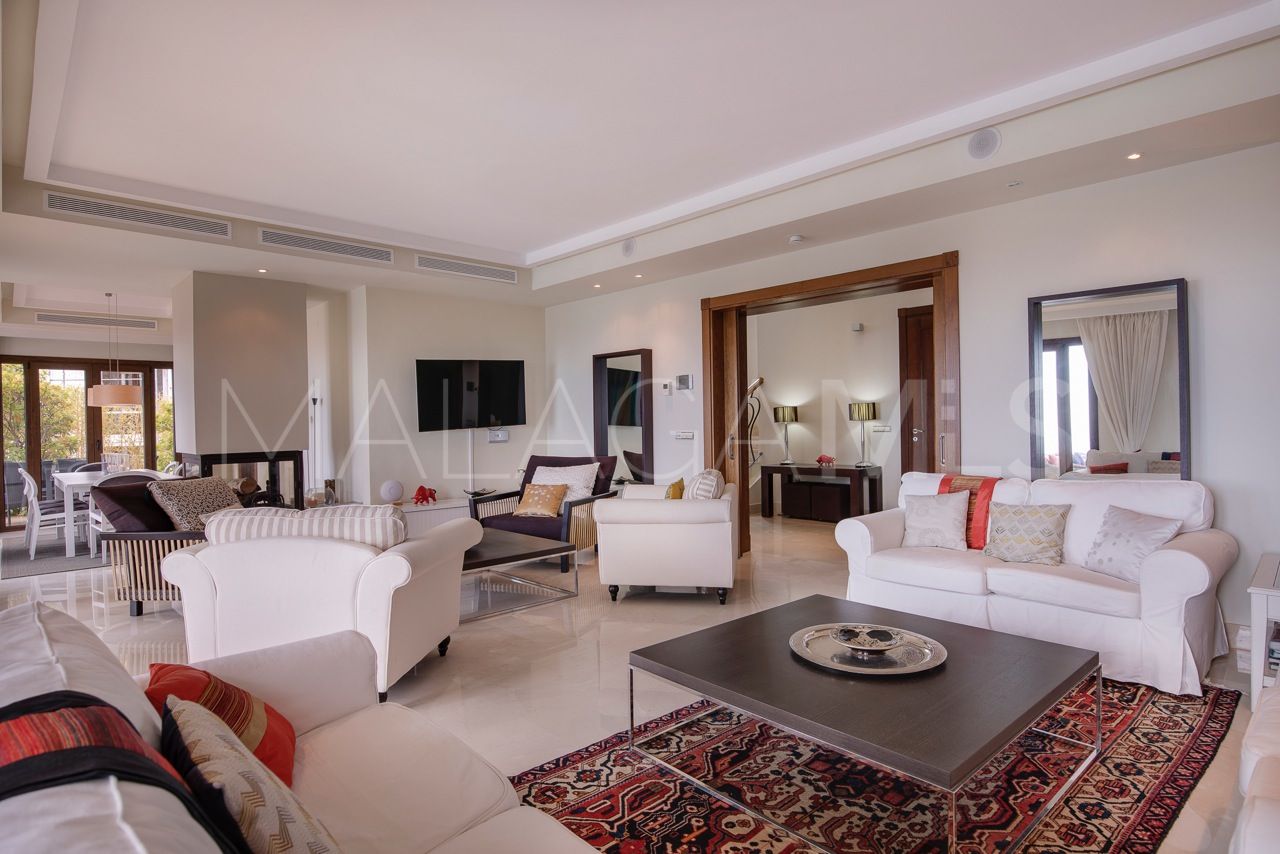 Villa for sale in Benahavis