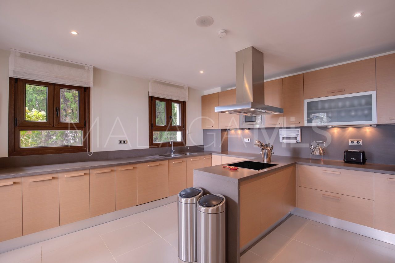 Villa for sale in Benahavis