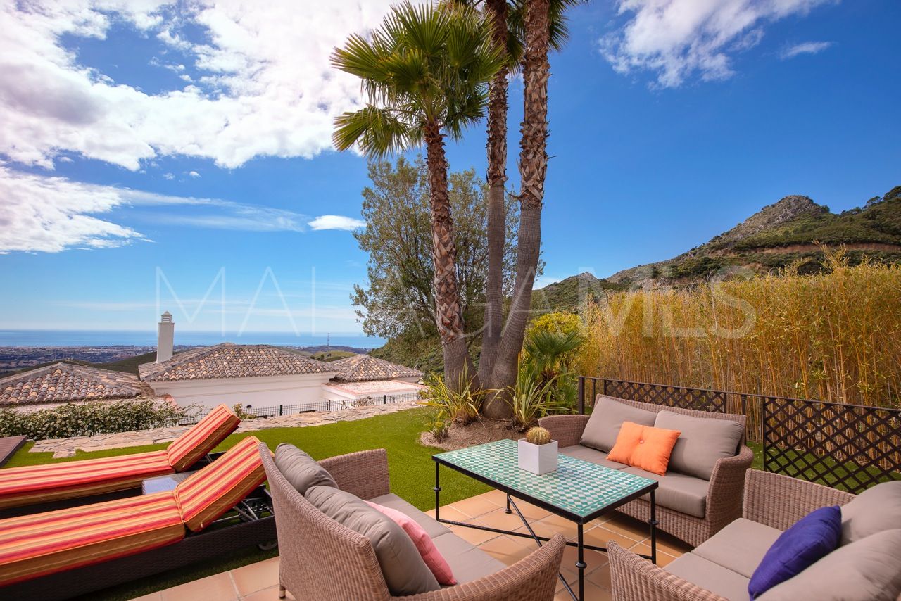 Villa for sale in Benahavis