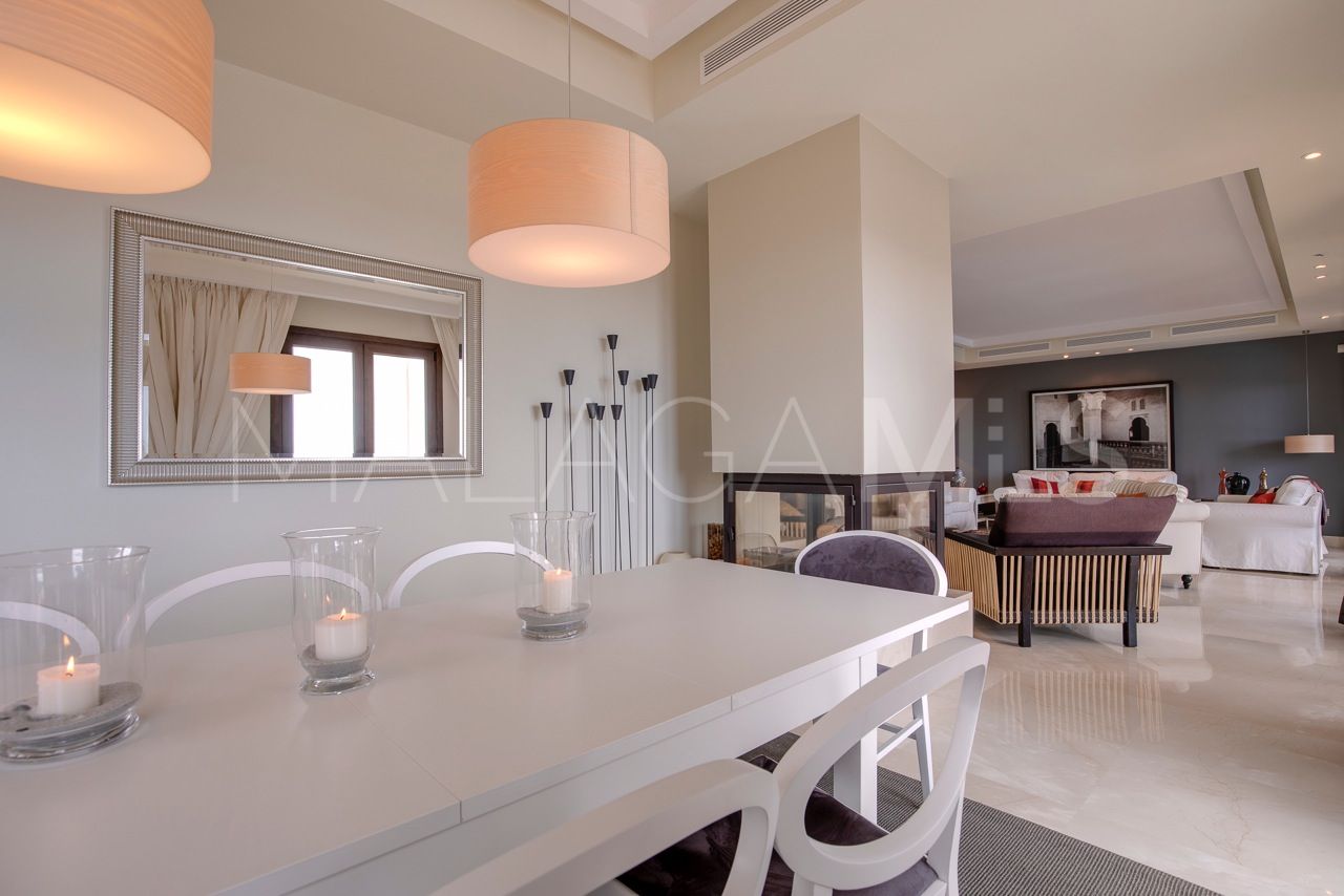 Villa for sale in Benahavis