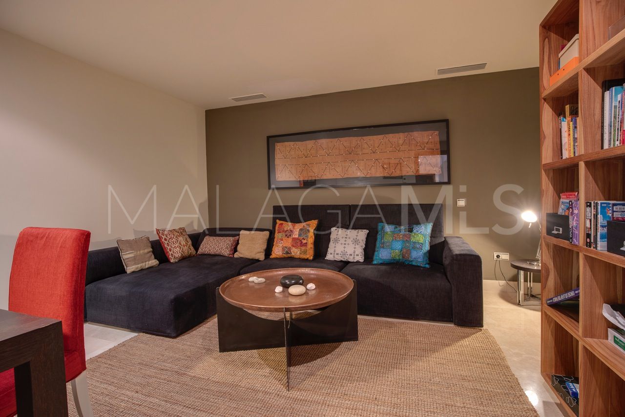 Villa for sale in Benahavis