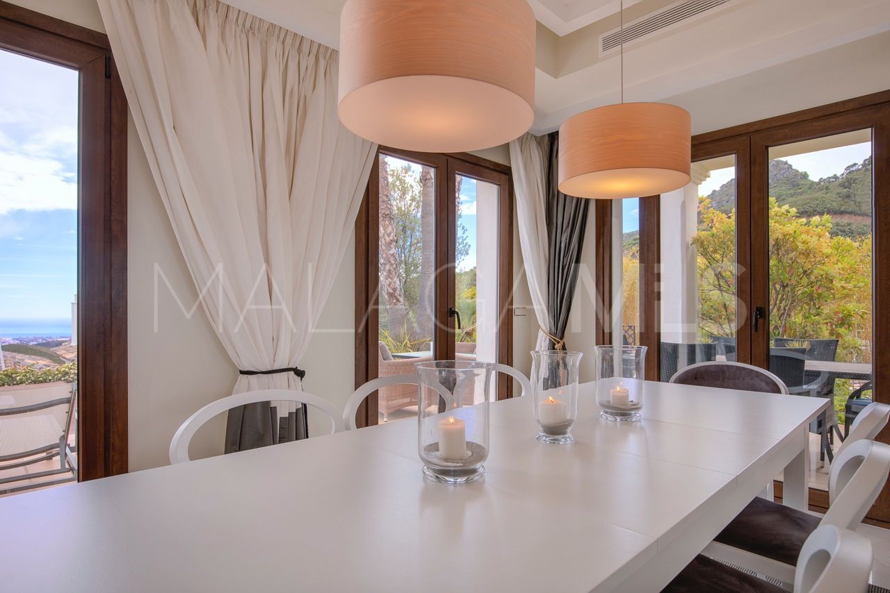 Villa for sale in Benahavis