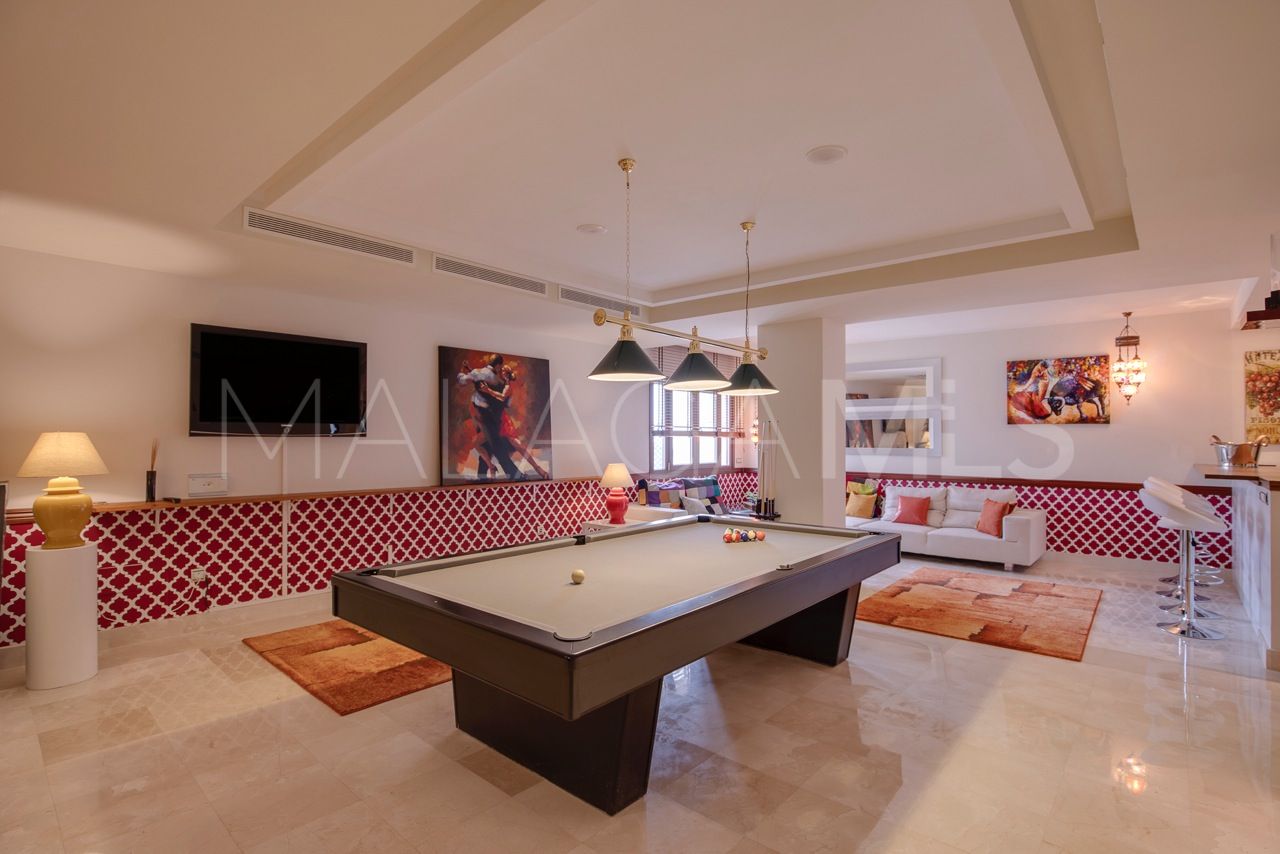 Villa for sale in Benahavis