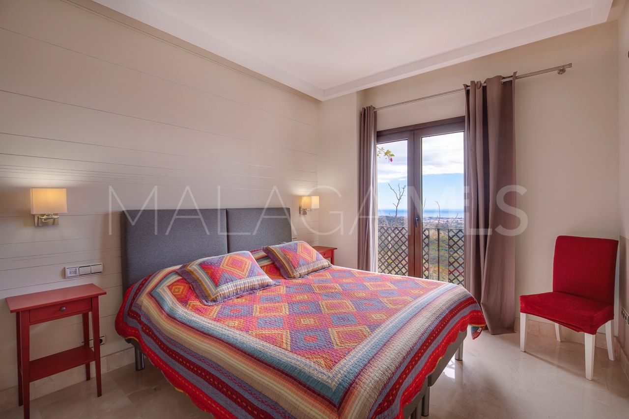 Villa for sale in Benahavis