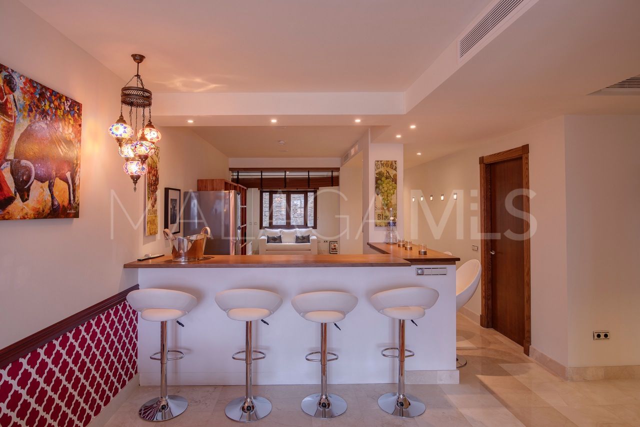 Villa for sale in Benahavis