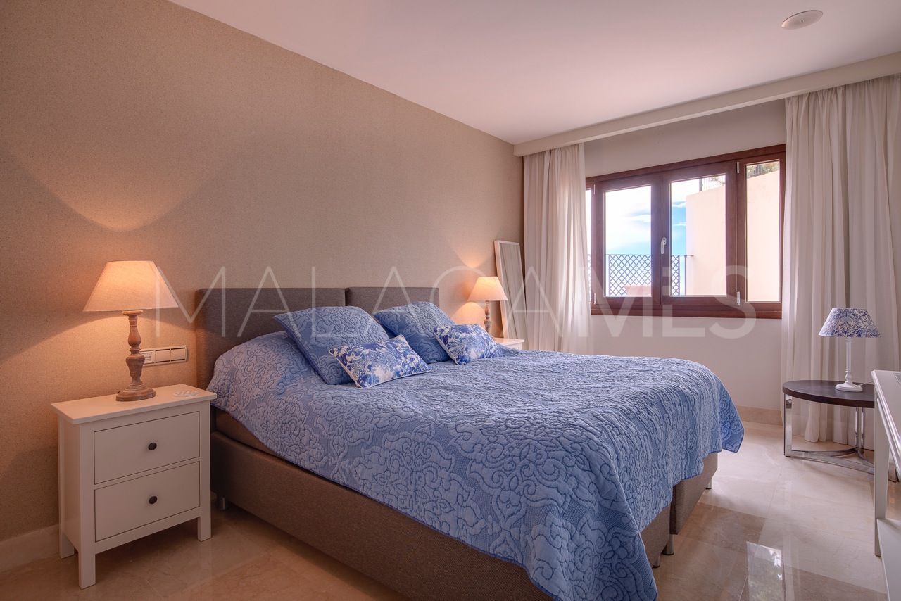 Villa for sale in Benahavis