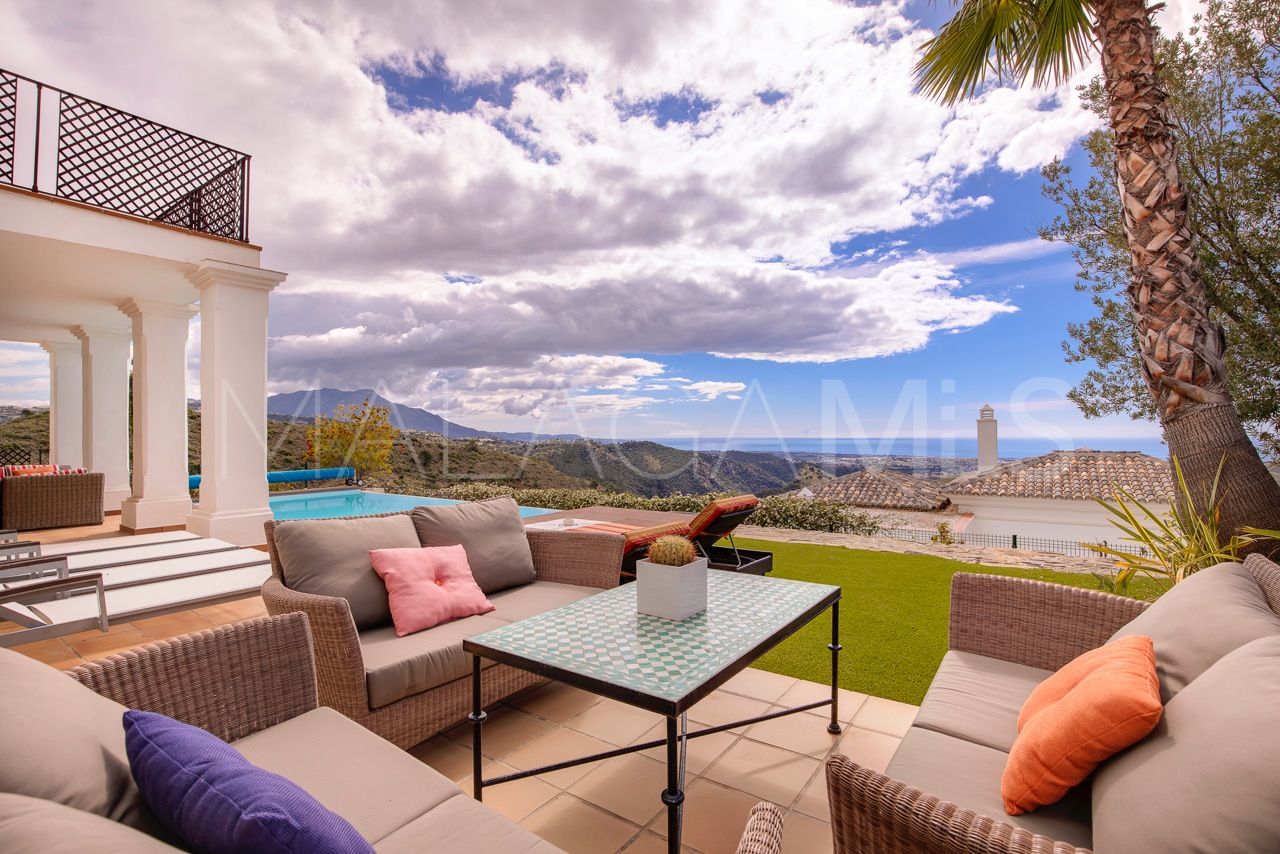 Villa for sale in Benahavis