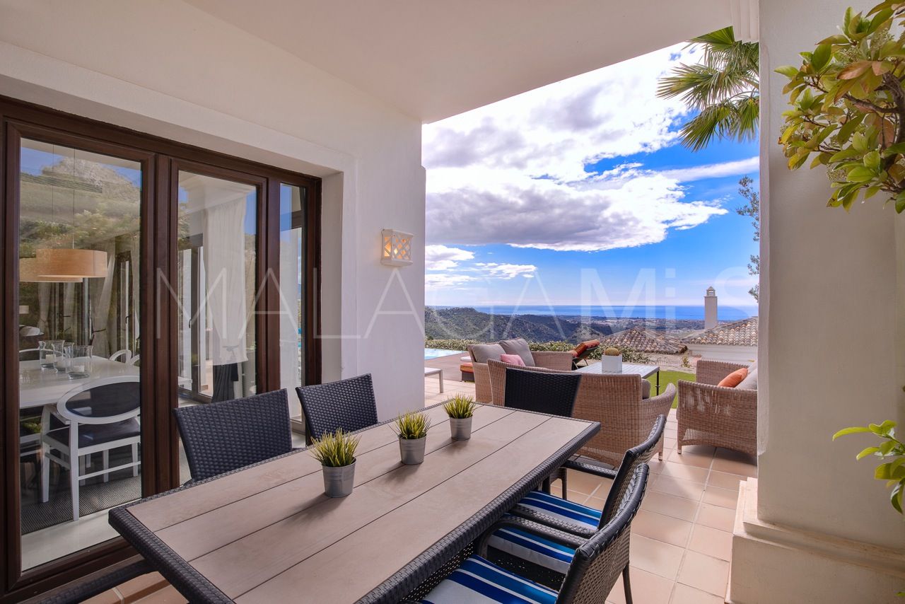 Villa for sale in Benahavis