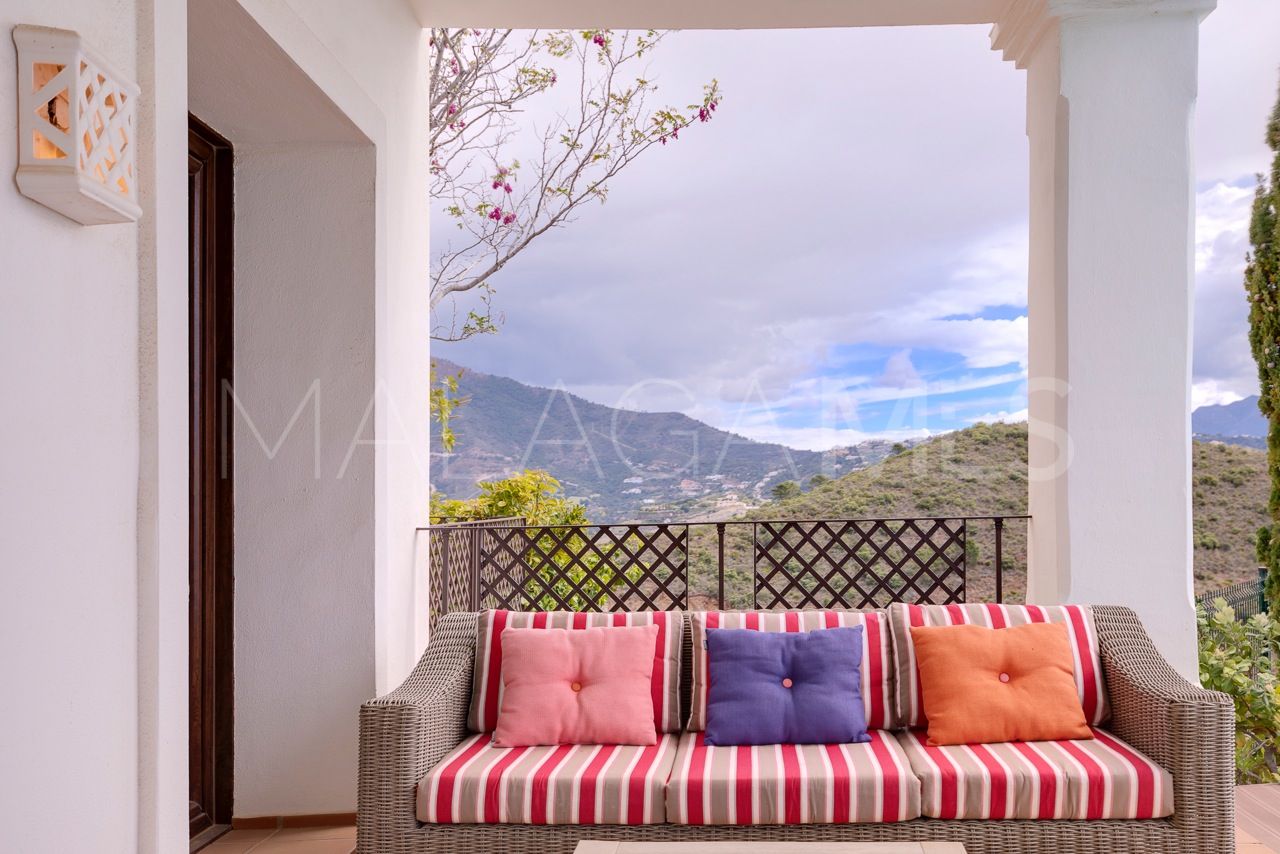 Villa for sale in Benahavis