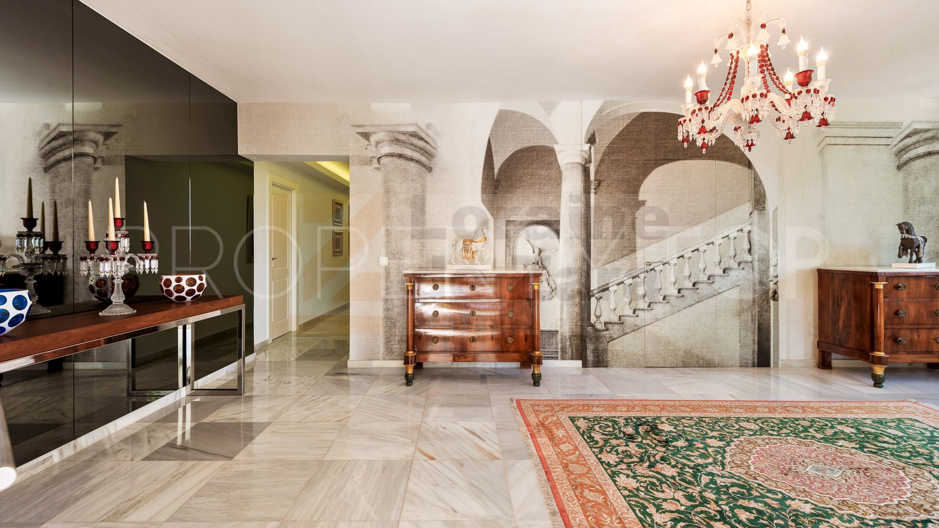 Villa con 6 dormitorios a la venta en Las Lomas del Marbella Club