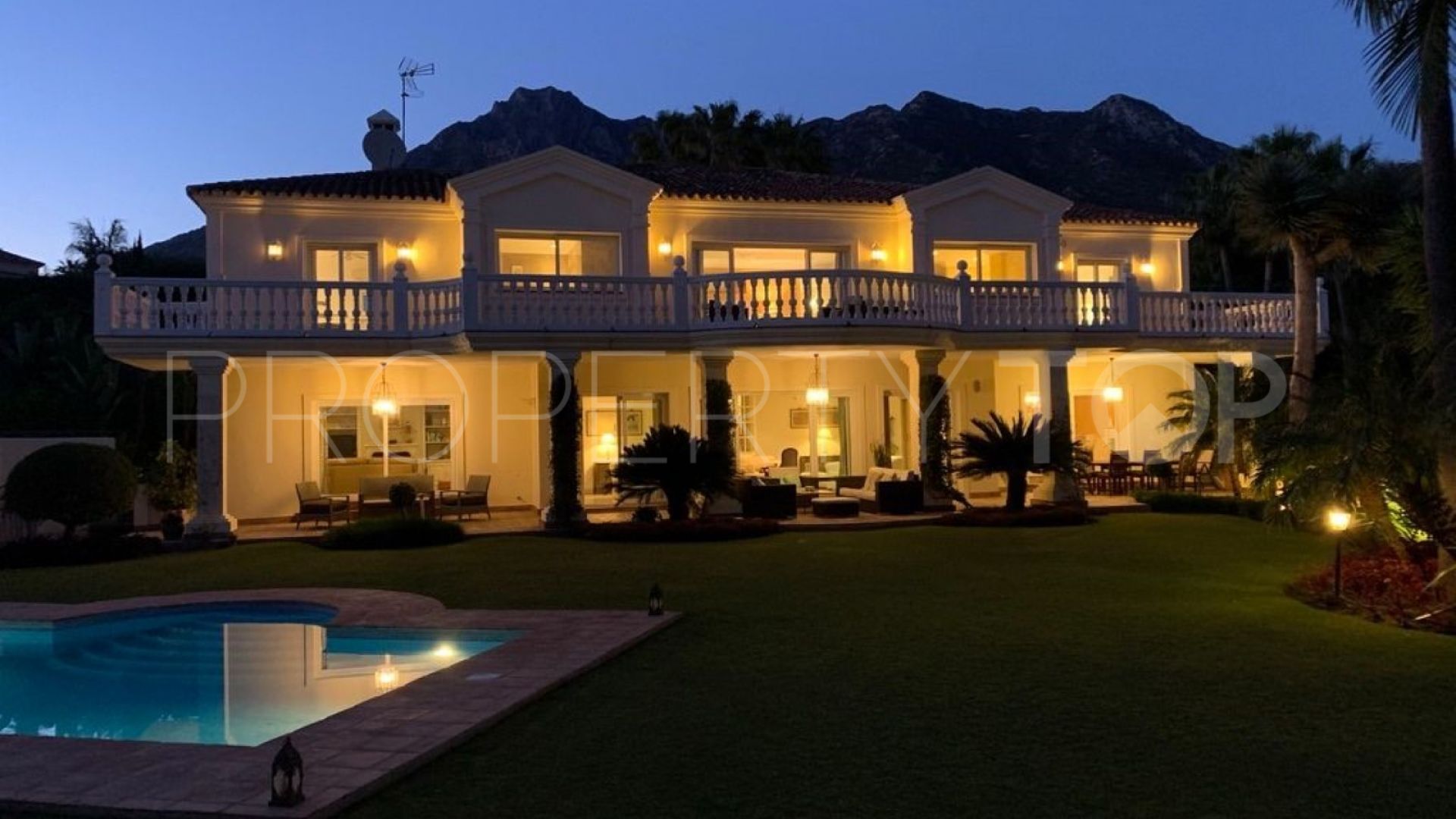 Villa a la venta en Sierra Blanca de 6 dormitorios