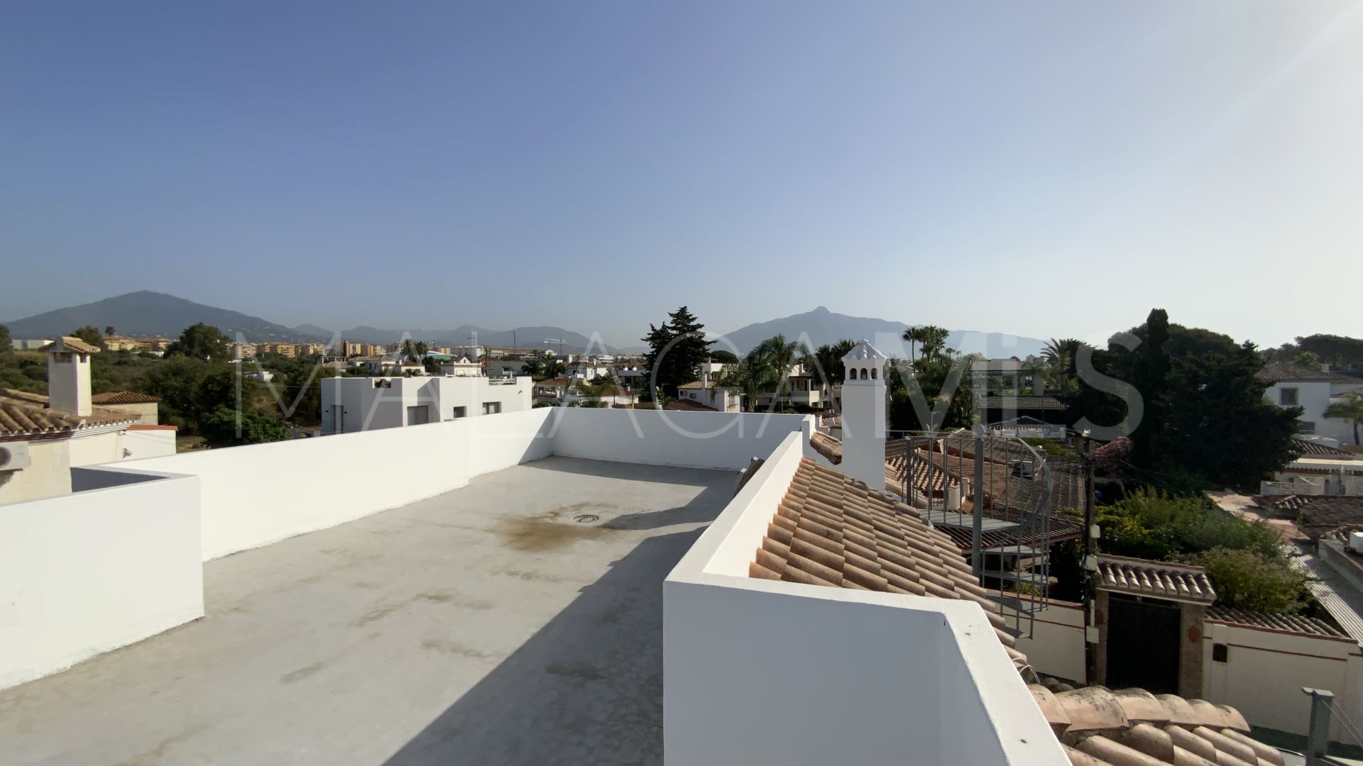 For sale Linda Vista Baja villa with 3 bedrooms