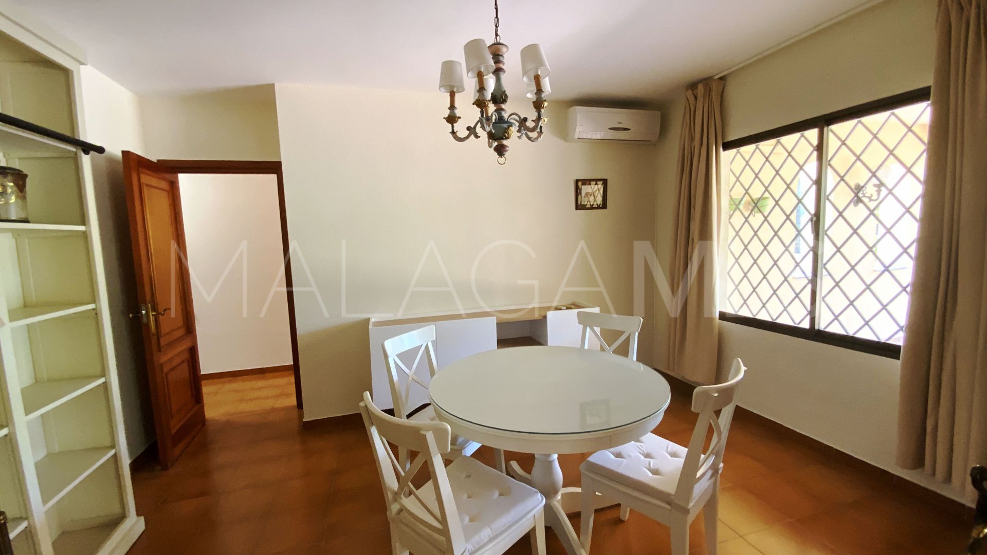Buy villa in El Mirador with 6 bedrooms