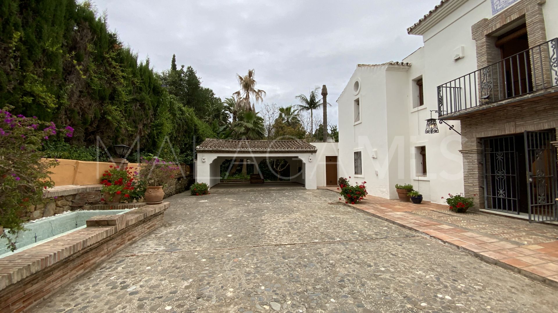 El Paraiso 4 bedrooms villa for sale