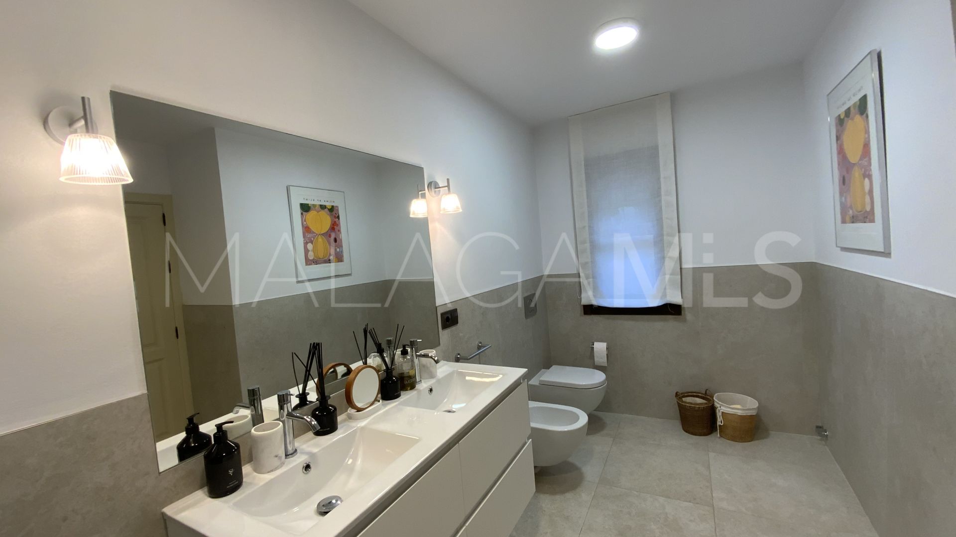 El Paraiso 4 bedrooms villa for sale
