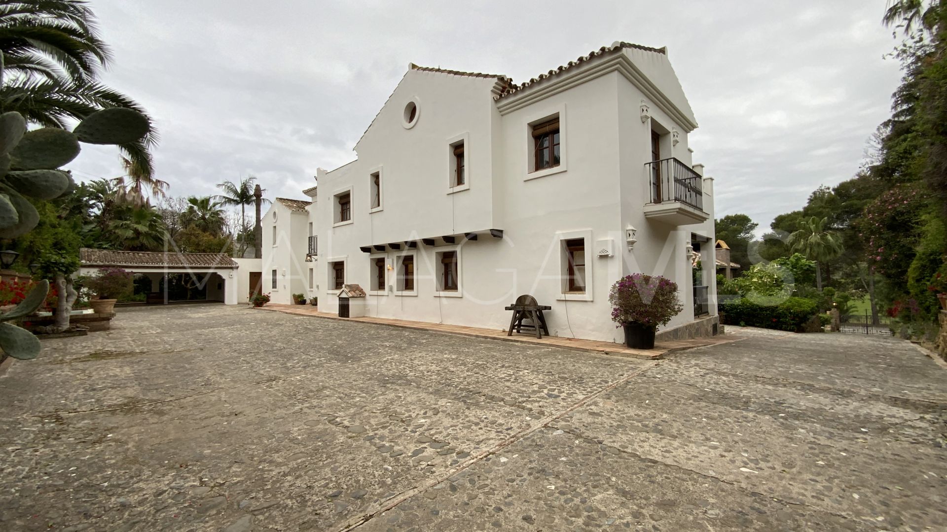 El Paraiso 4 bedrooms villa for sale