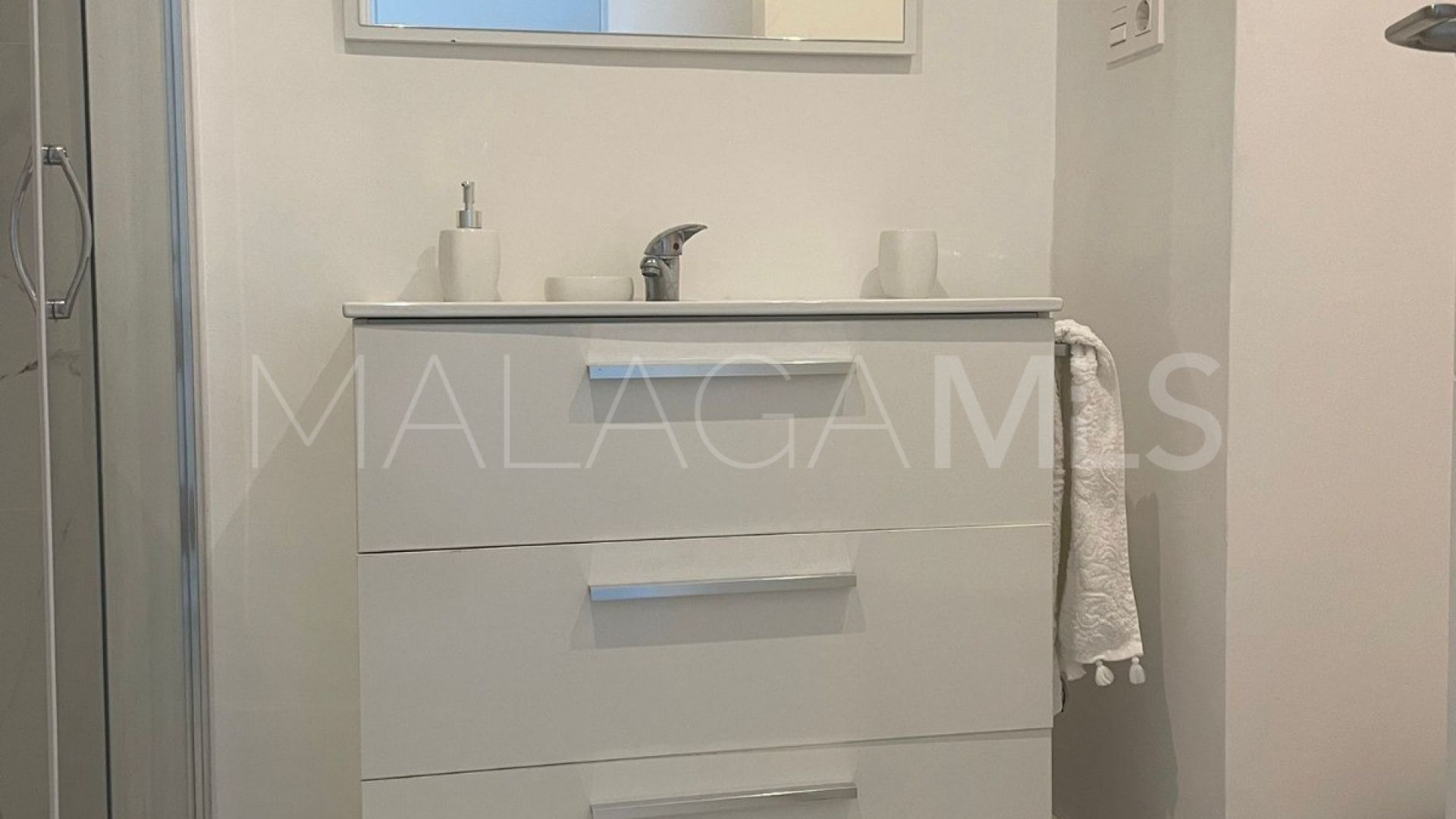 1 bedroom La Campana apartment for sale