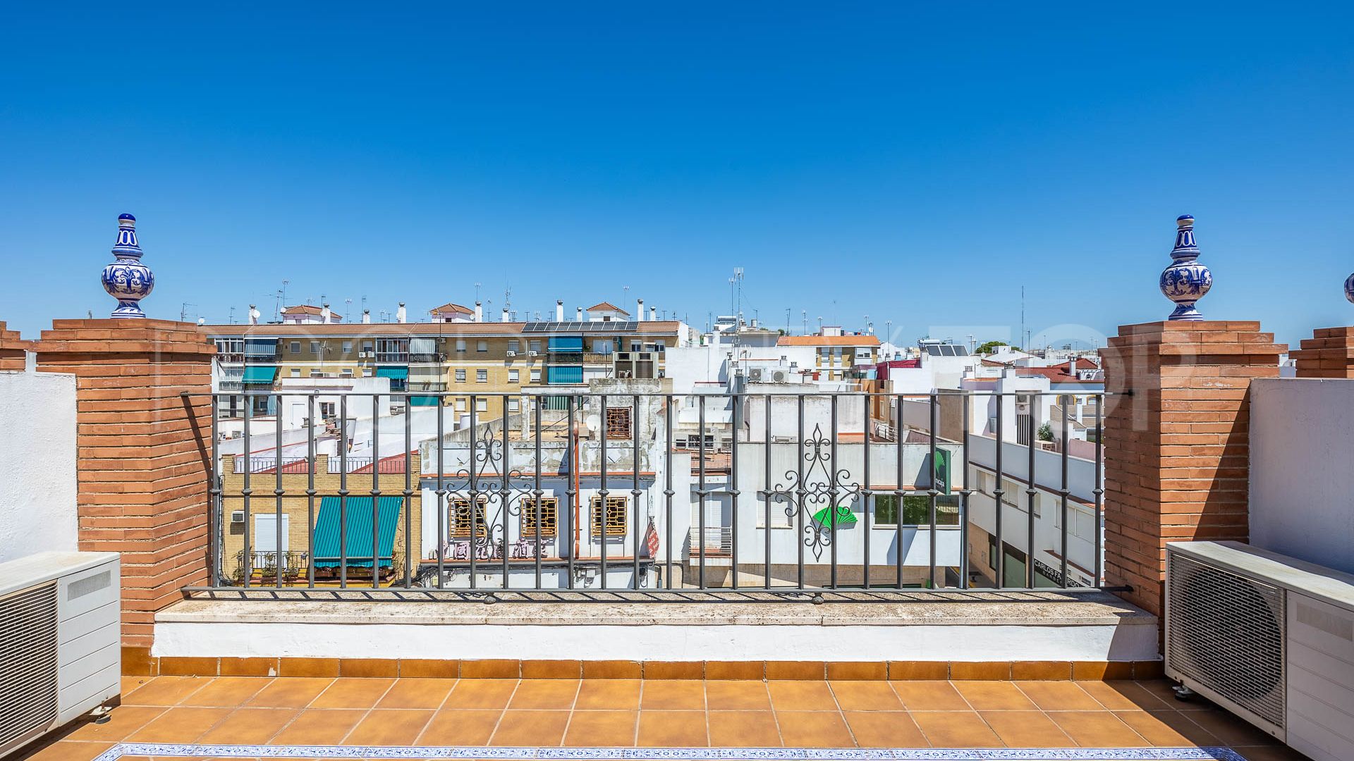 Castilleja de la Cuesta 4 bedrooms house for sale