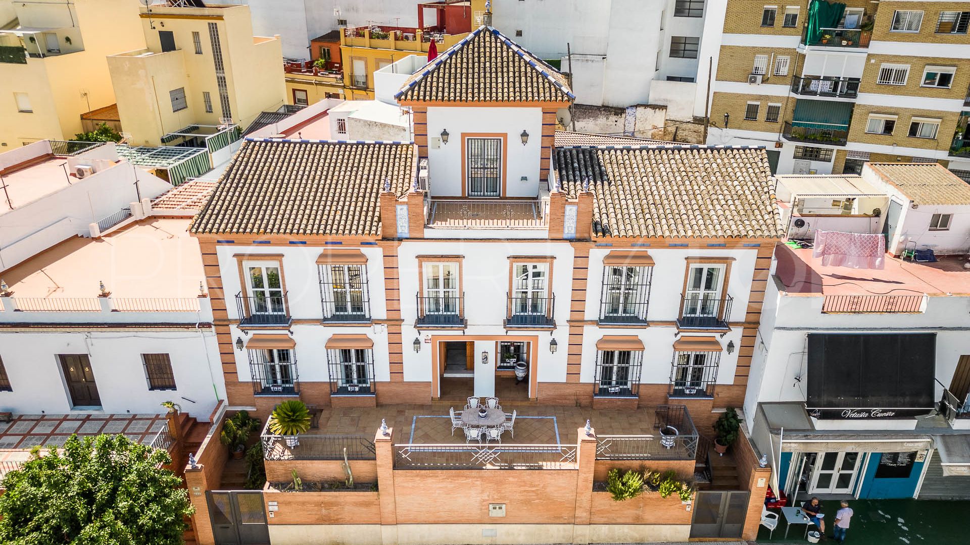 Castilleja de la Cuesta 4 bedrooms house for sale
