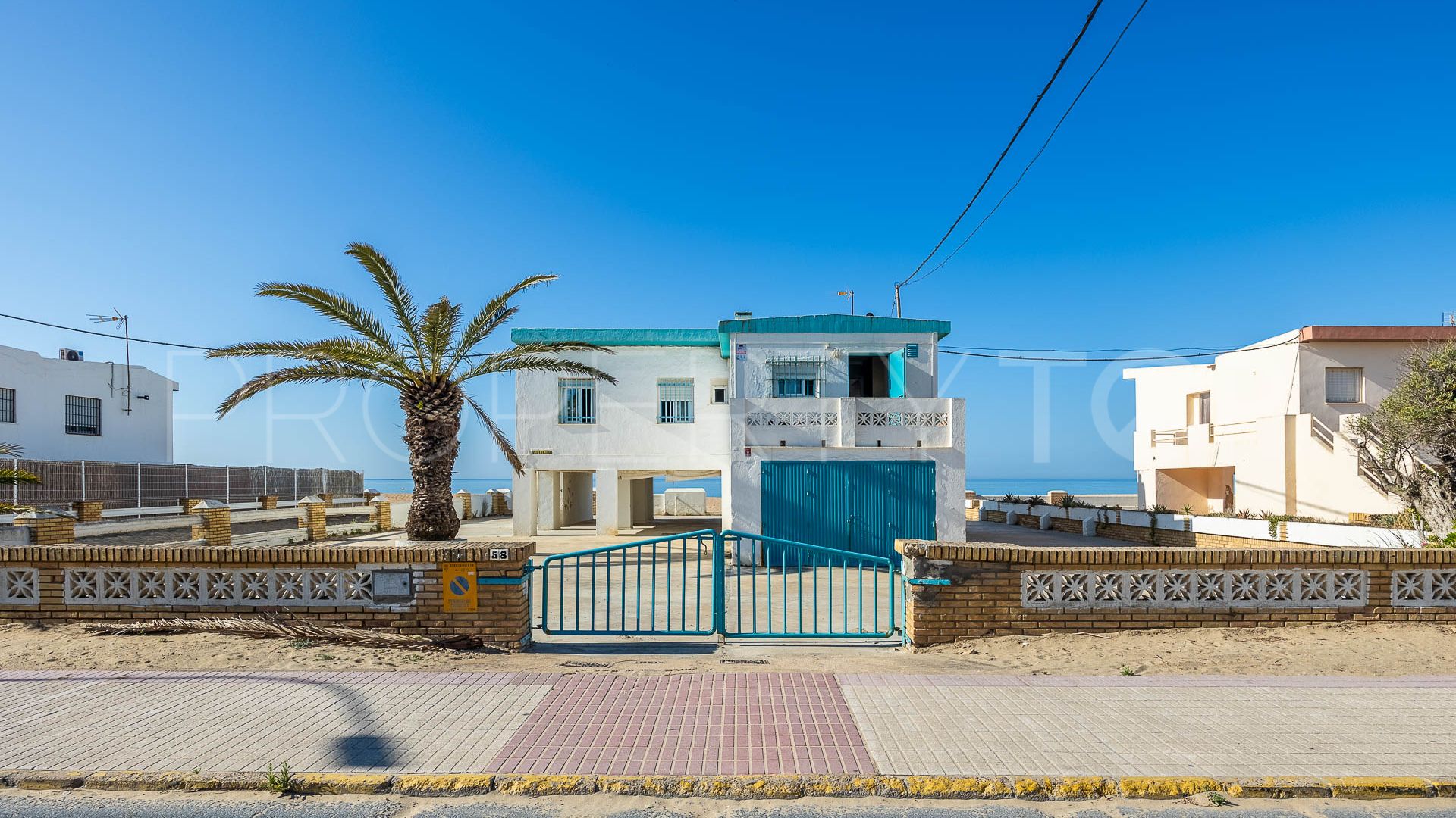 House in La Antilla Islantilla 6BR, 2BA, 254m², 610m² plot, €595k