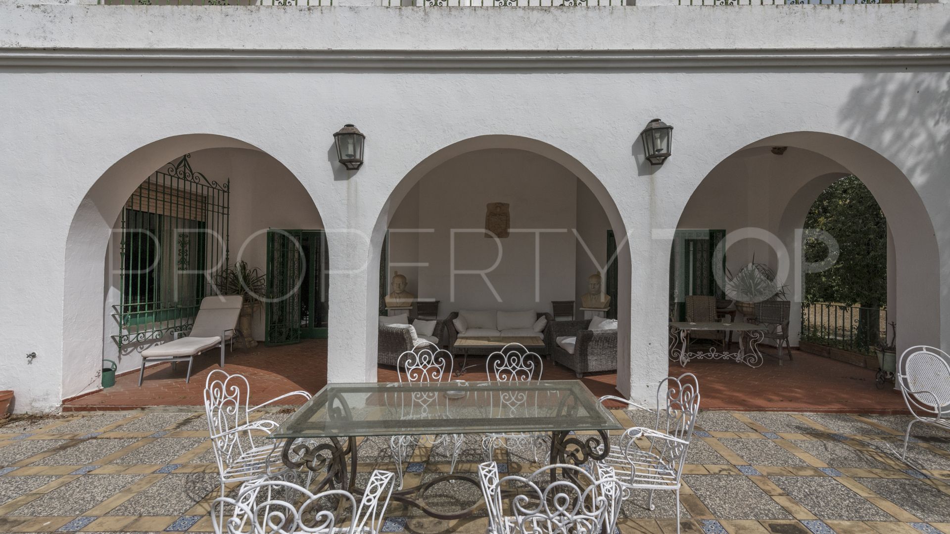 Hinojos estate for sale