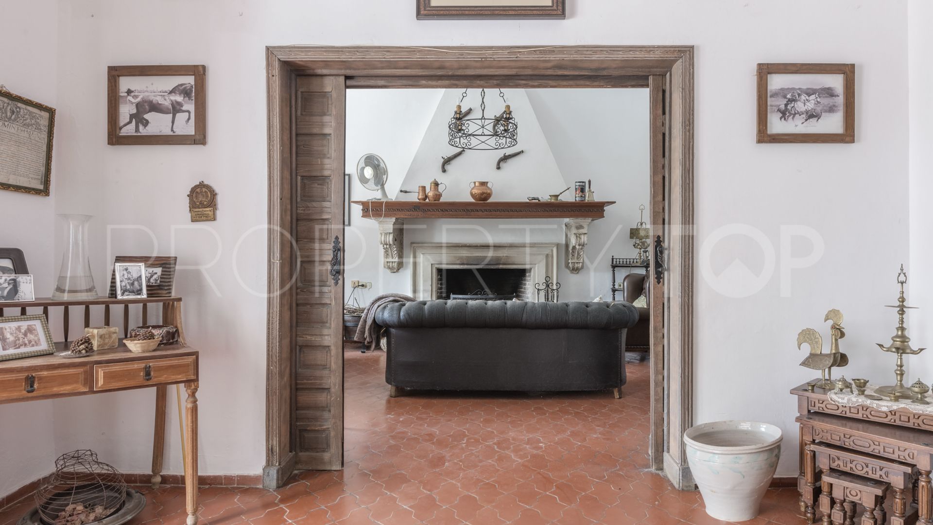 Hinojos estate for sale