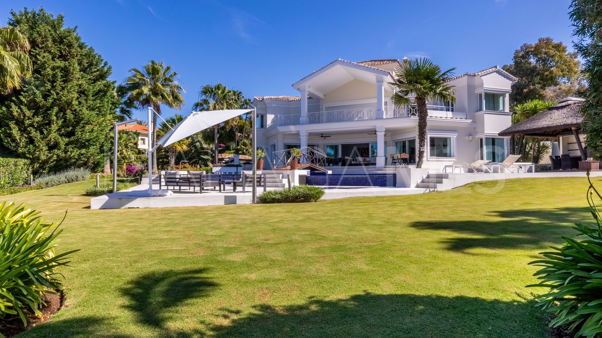 Villa for sale in Benahavis Centro