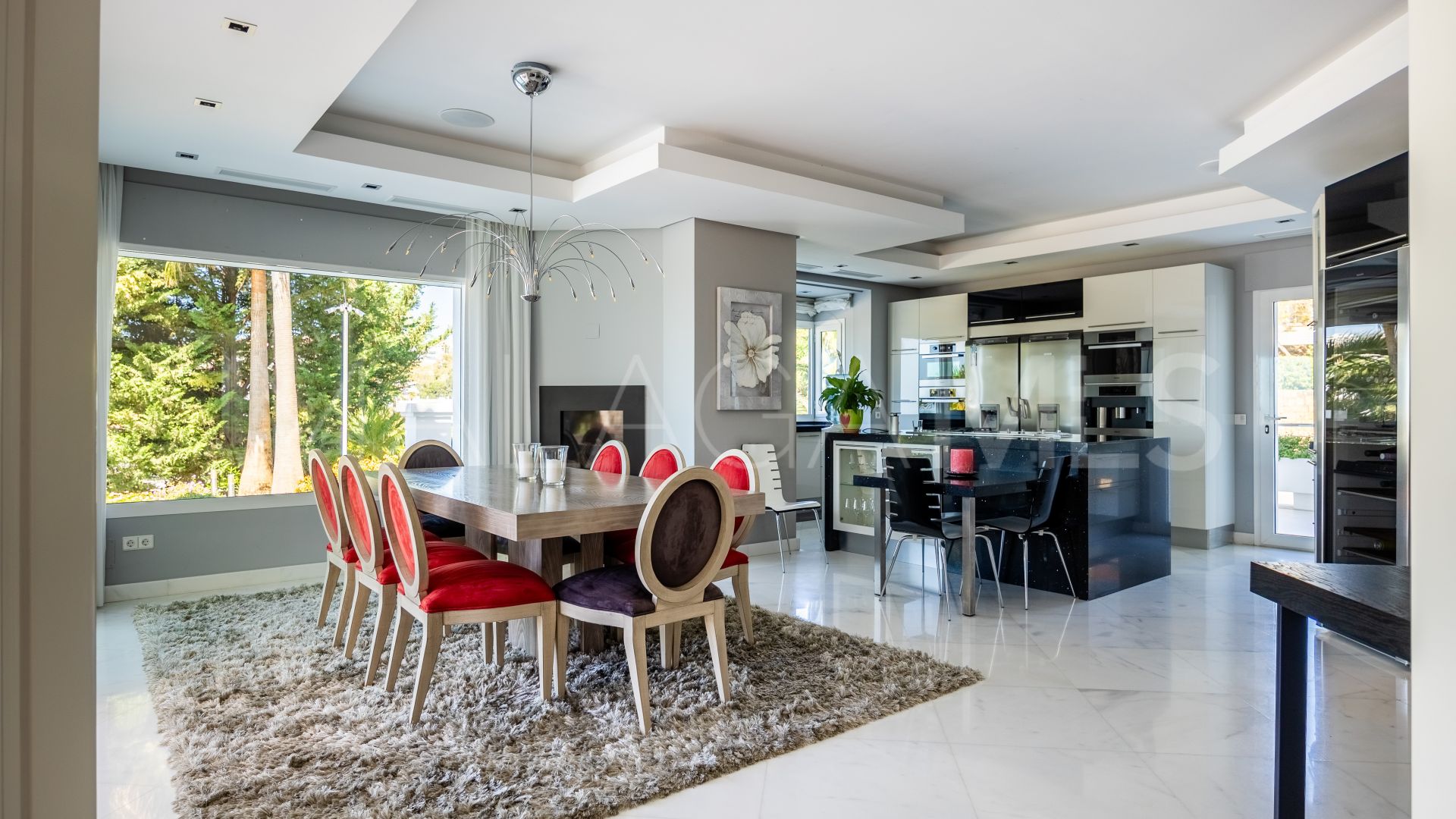 Villa for sale in Benahavis Centro