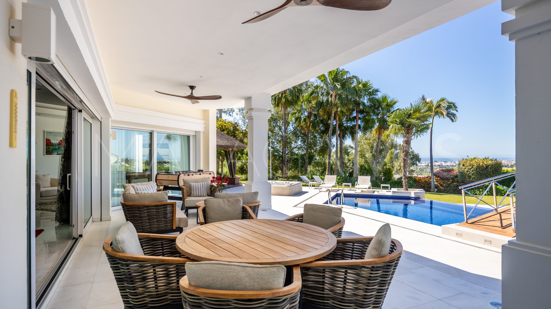 Villa for sale in Benahavis Centro