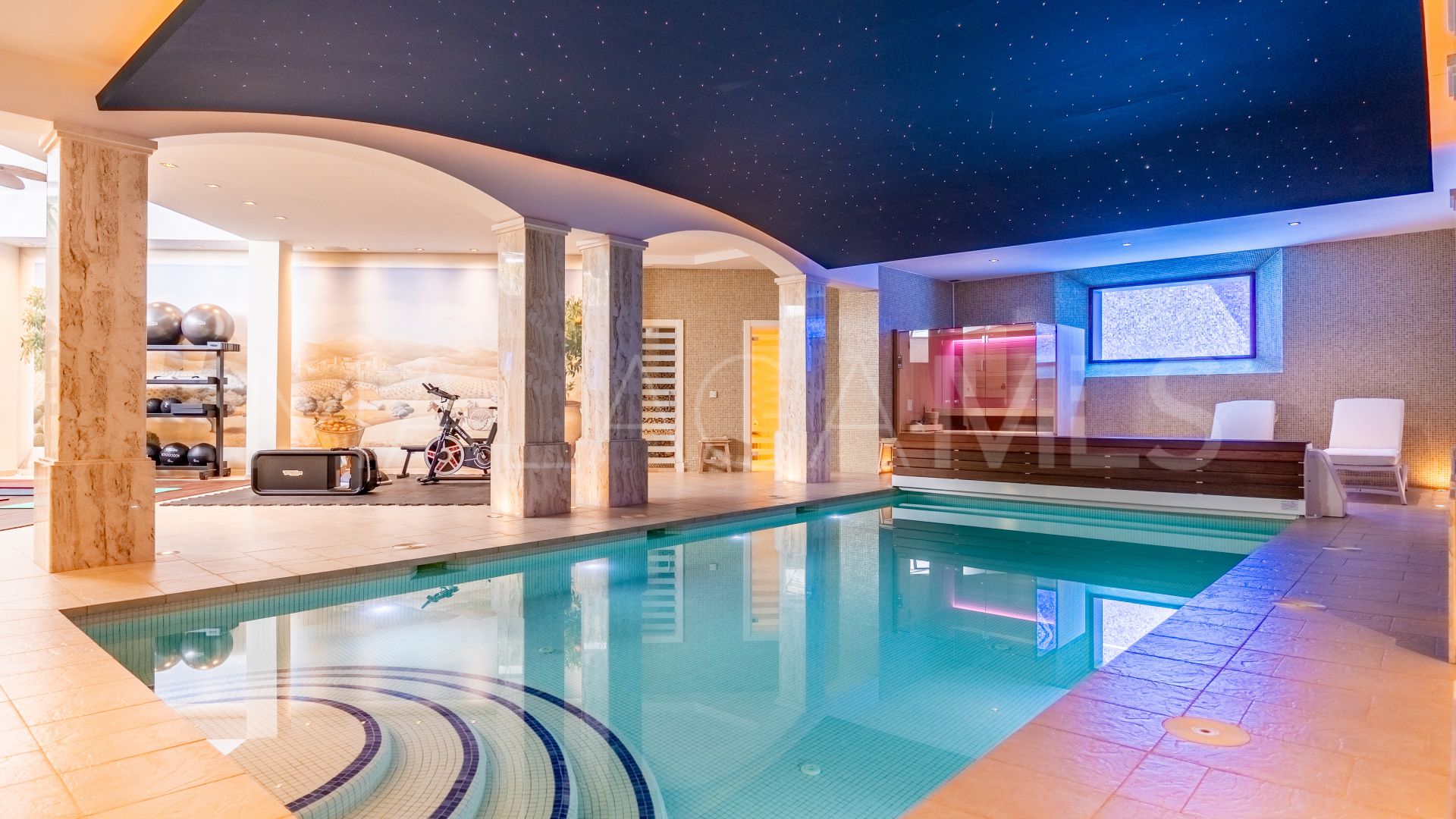 Villa for sale in Benahavis Centro
