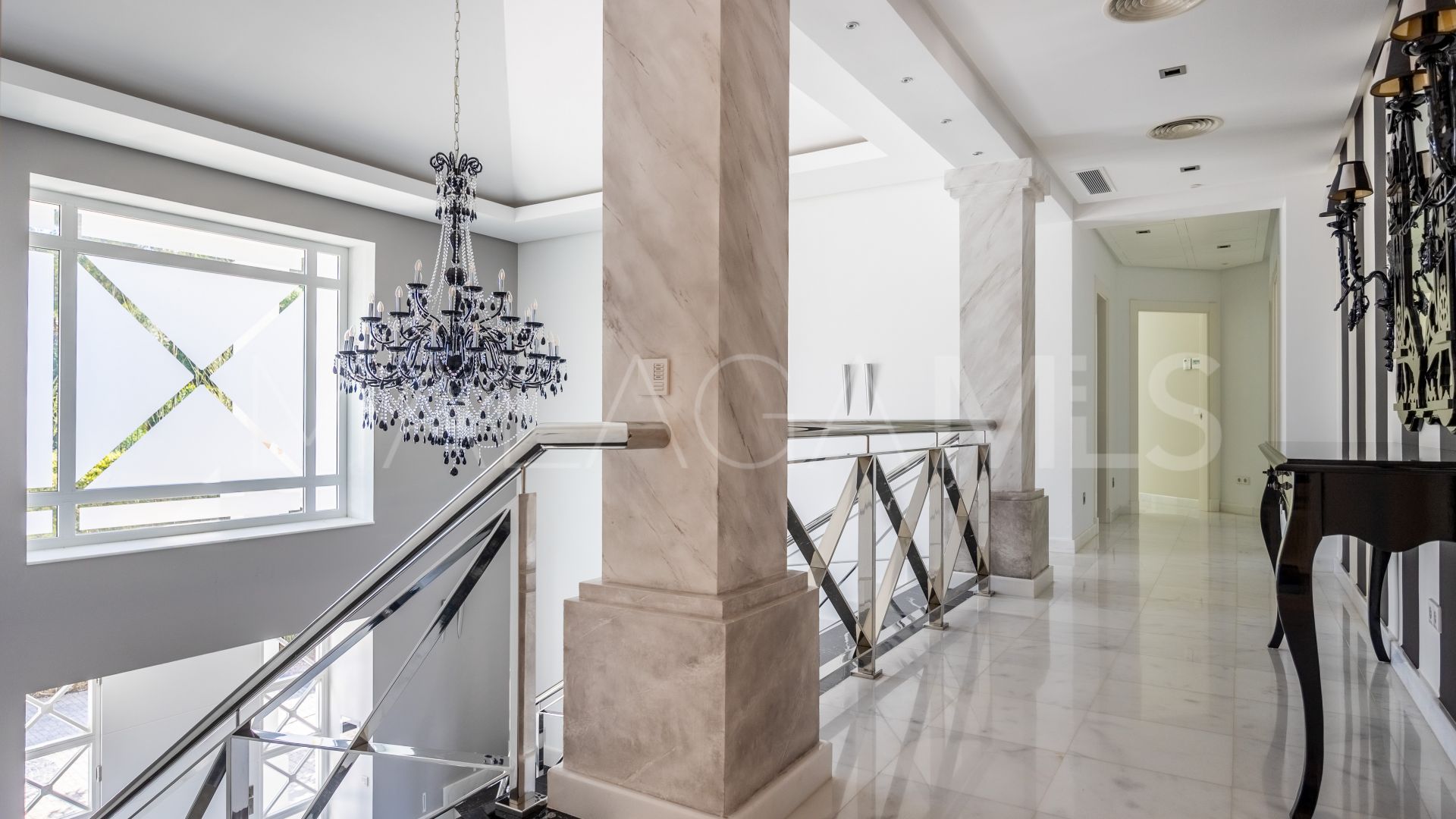 Villa for sale in Benahavis Centro
