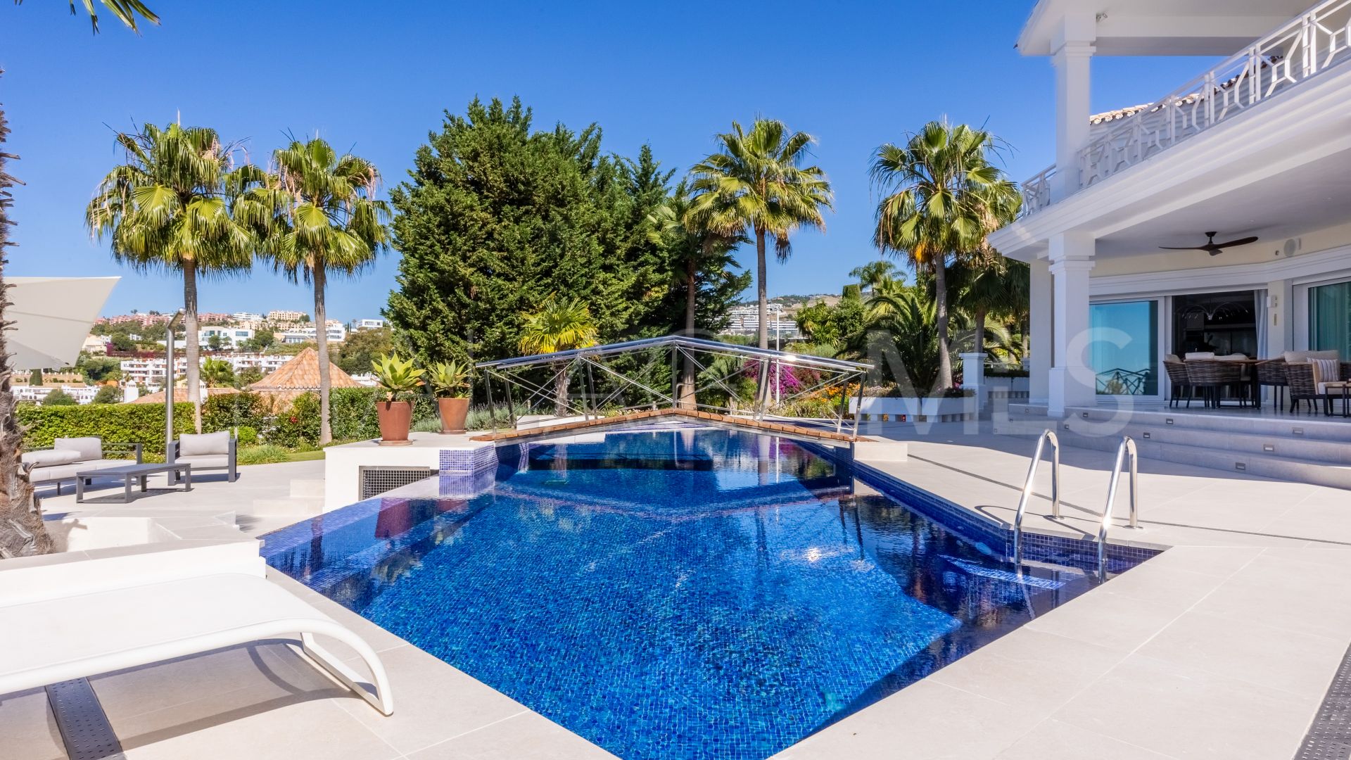 Villa for sale in Benahavis Centro