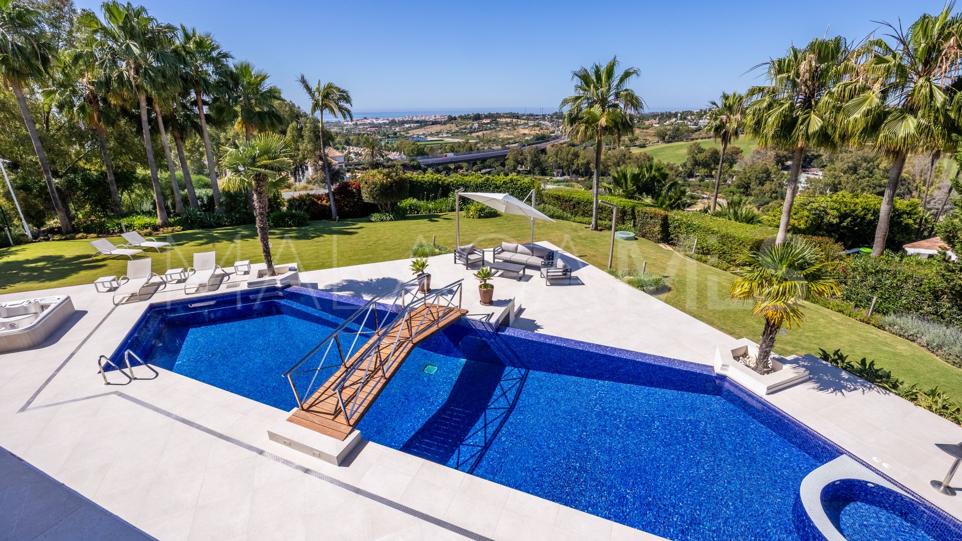 Villa for sale in Benahavis Centro