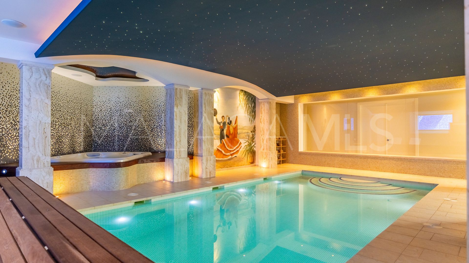 Villa for sale in Benahavis Centro