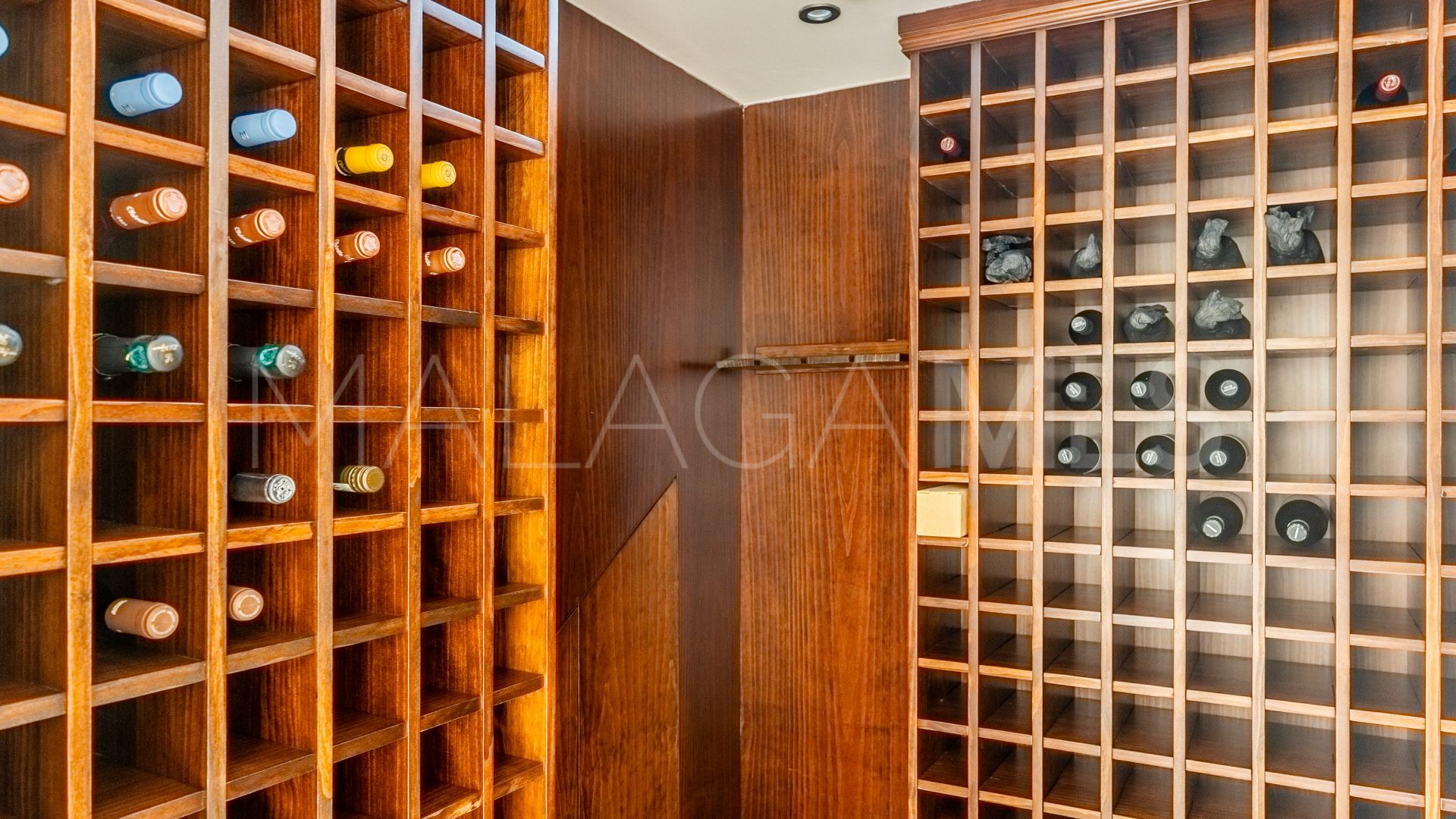 Villa for sale in Benahavis Centro