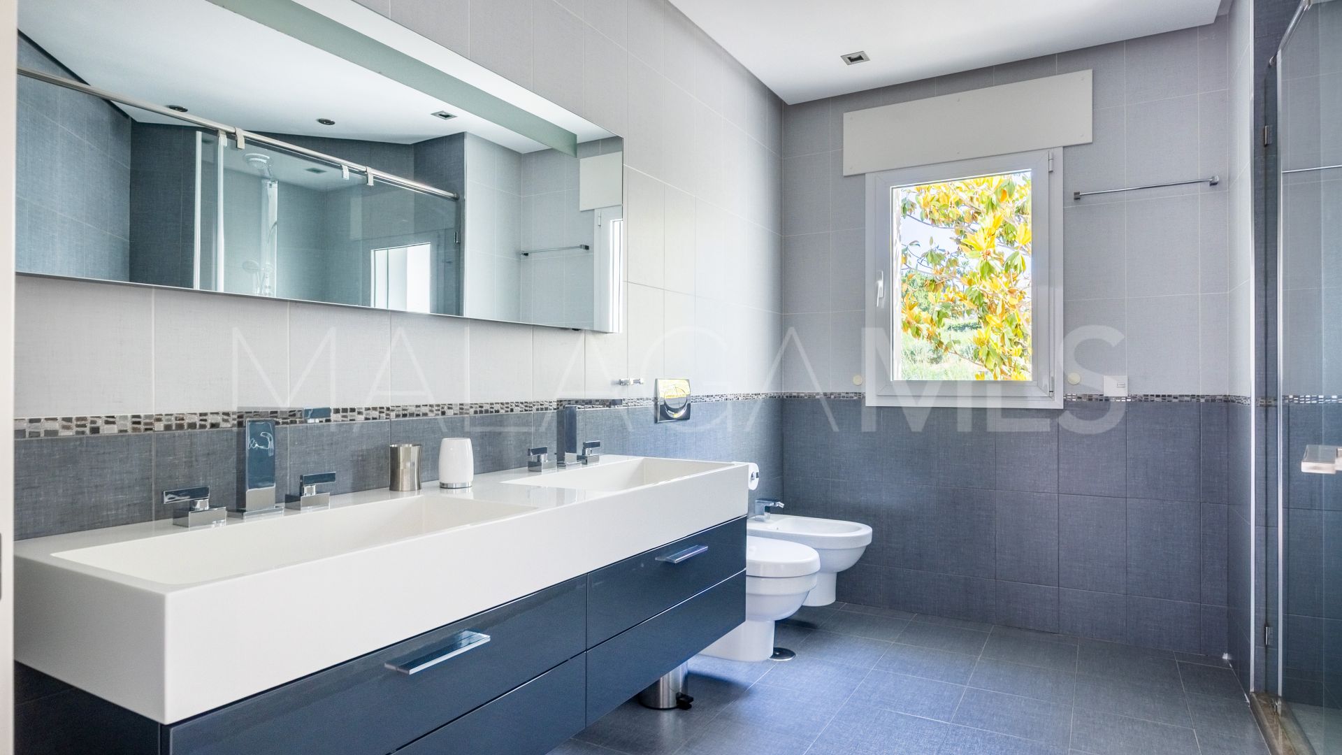 Villa for sale in Benahavis Centro