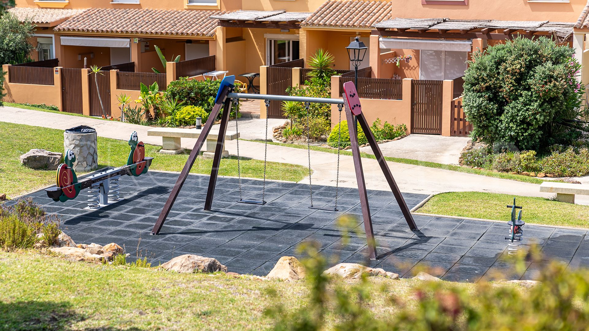 Adosado en venta con 2 dormitorios en Zahara de los Atunes