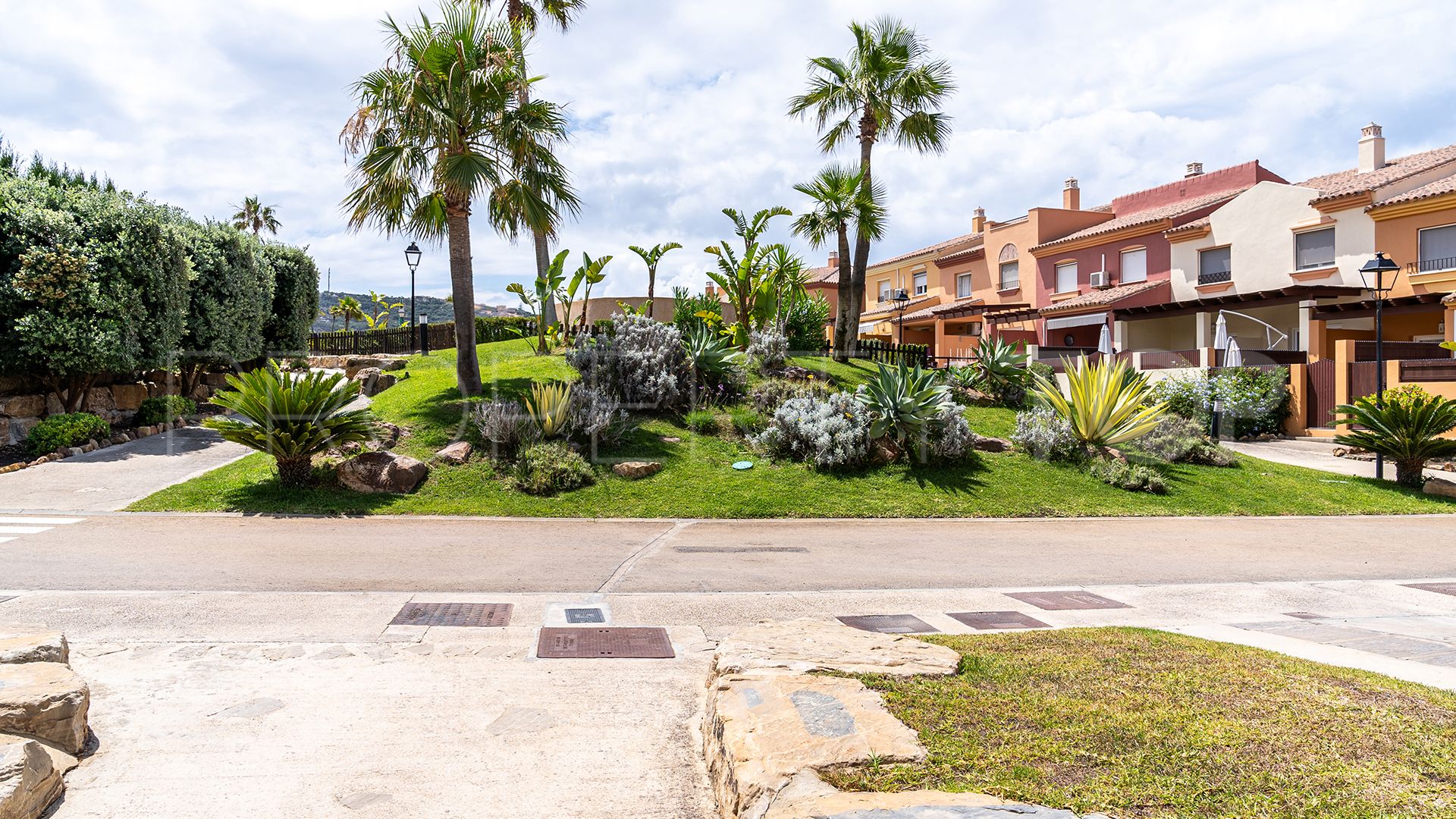 Adosado en venta con 2 dormitorios en Zahara de los Atunes