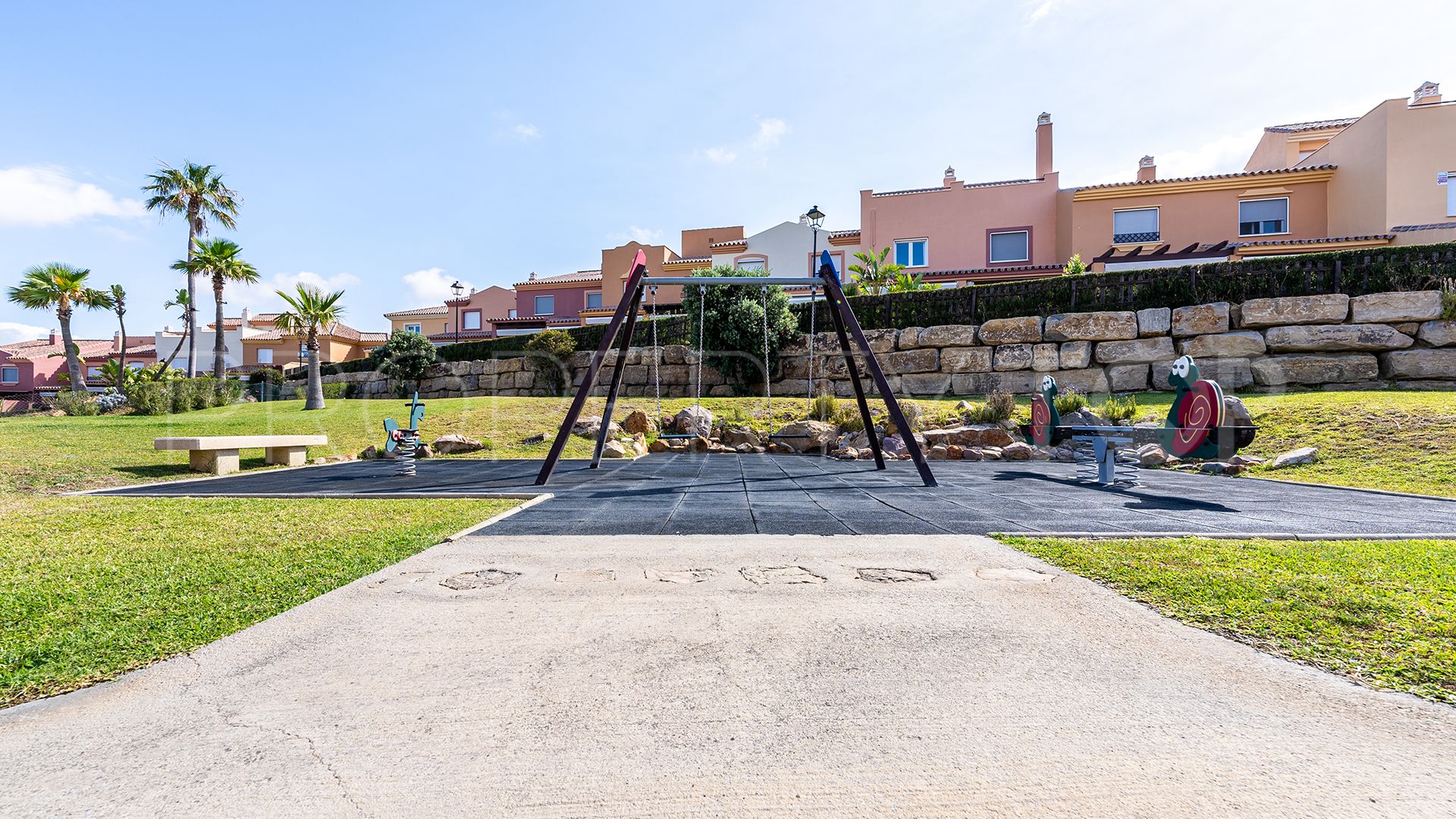 Adosado en venta con 2 dormitorios en Zahara de los Atunes