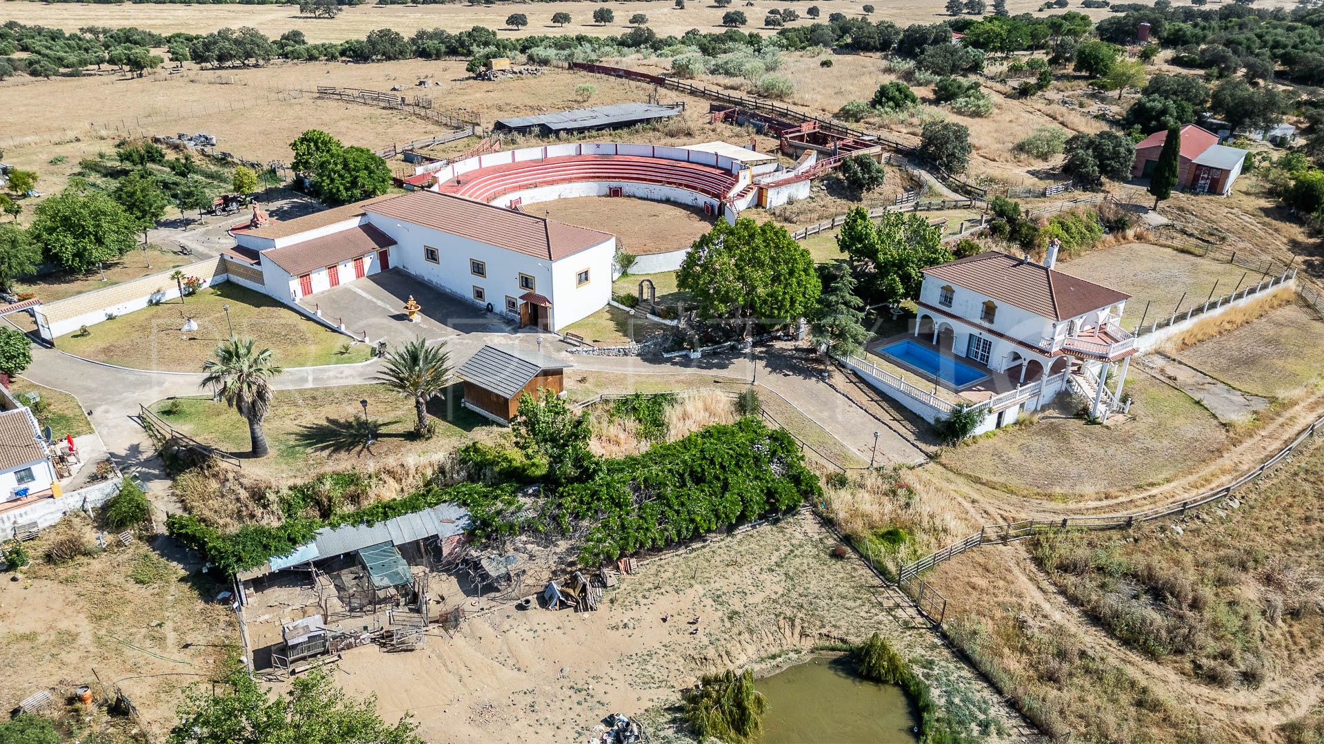 Se vende finca en Castilblanco de los Arroyos